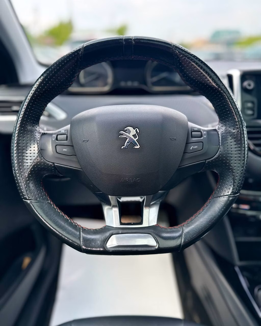 Peugeot 2008 фото 10