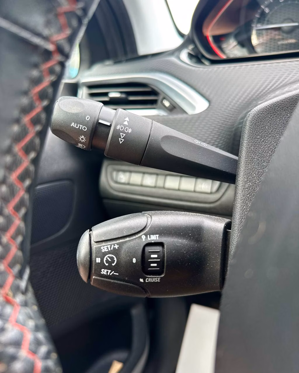 Peugeot 2008 фото 16
