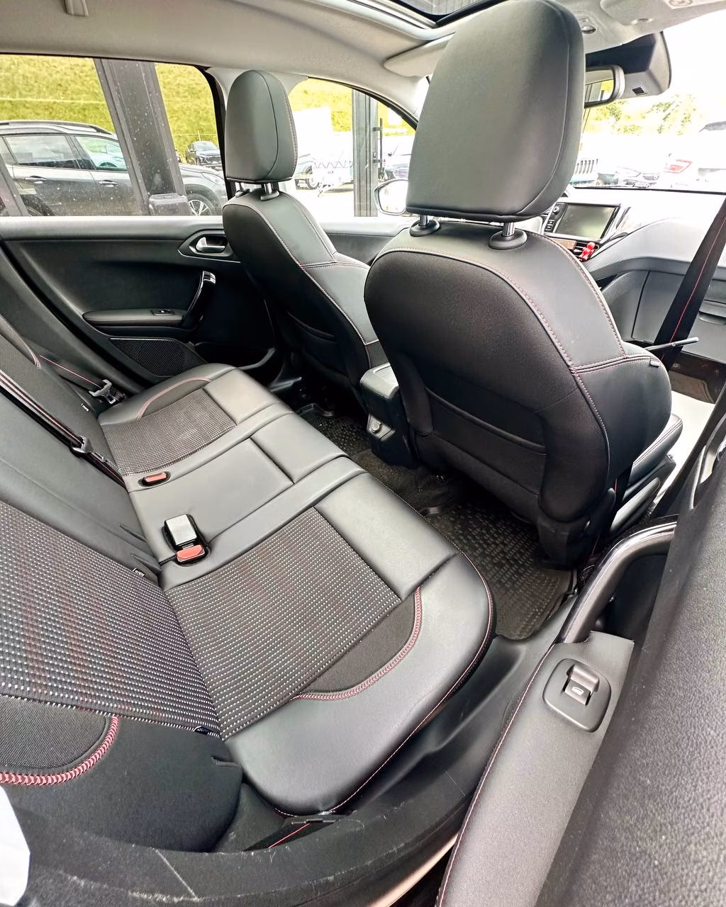 Peugeot 2008 фото 18