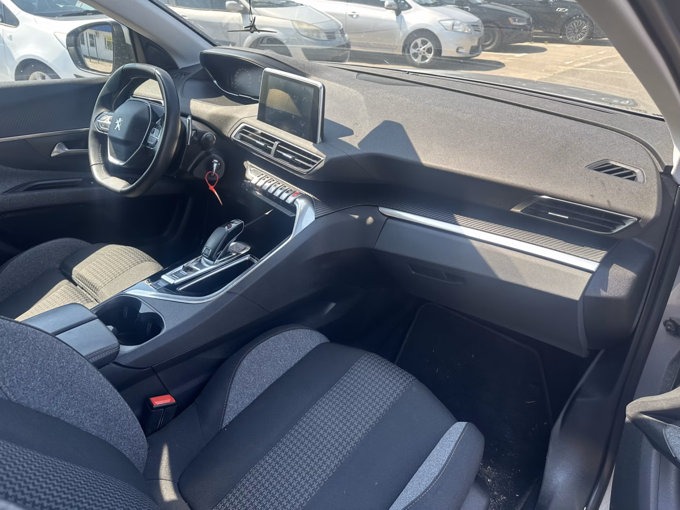 Peugeot 5008 фото 8
