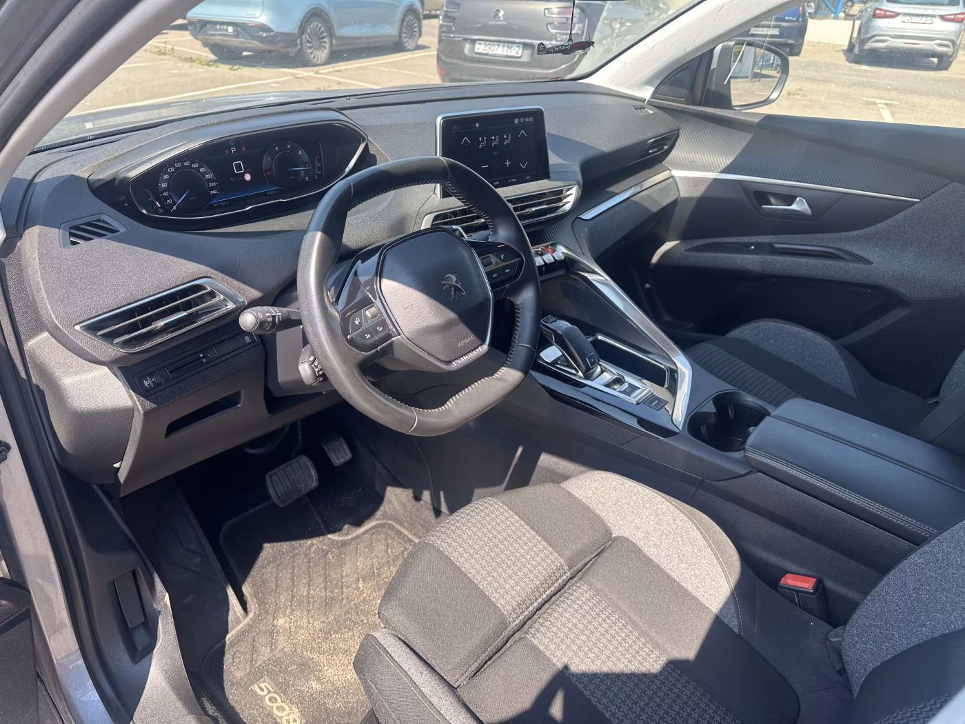 Peugeot 5008 фото 7