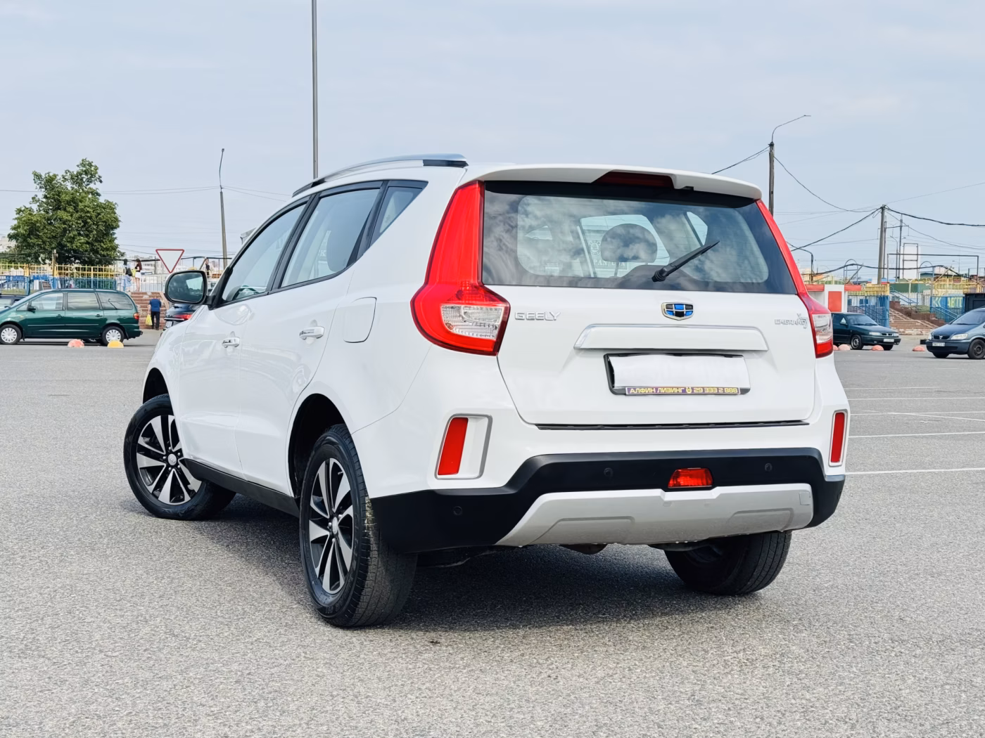 Geely Emgrand X7 фото 4