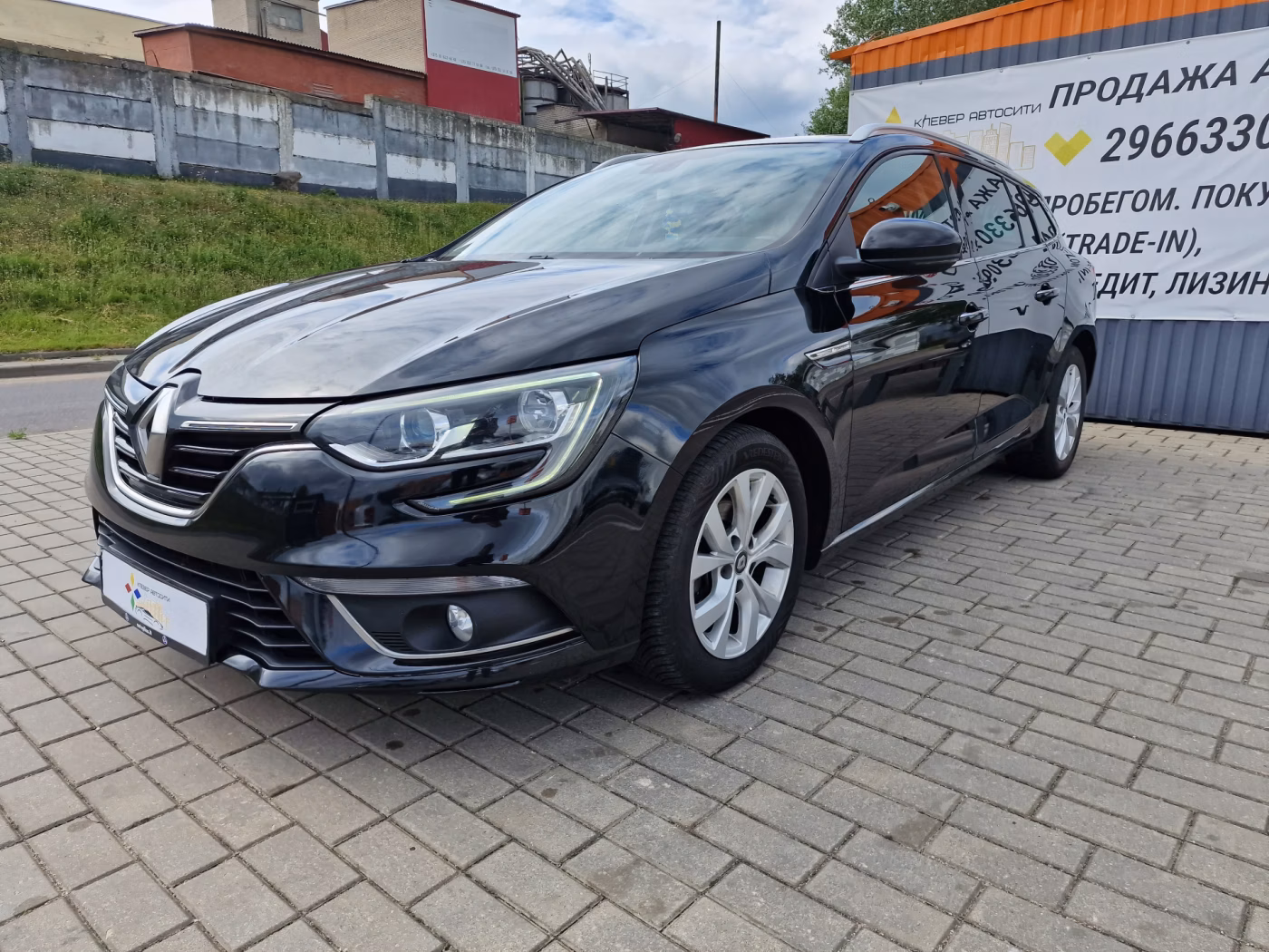 Renault Megane фото 9