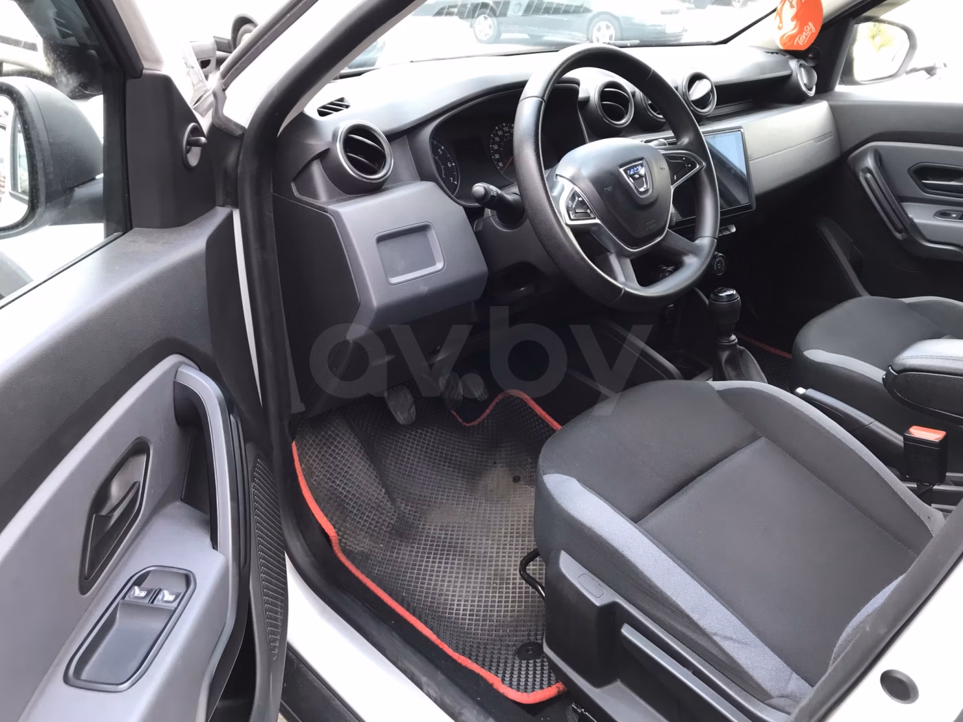Dacia Duster фото 9