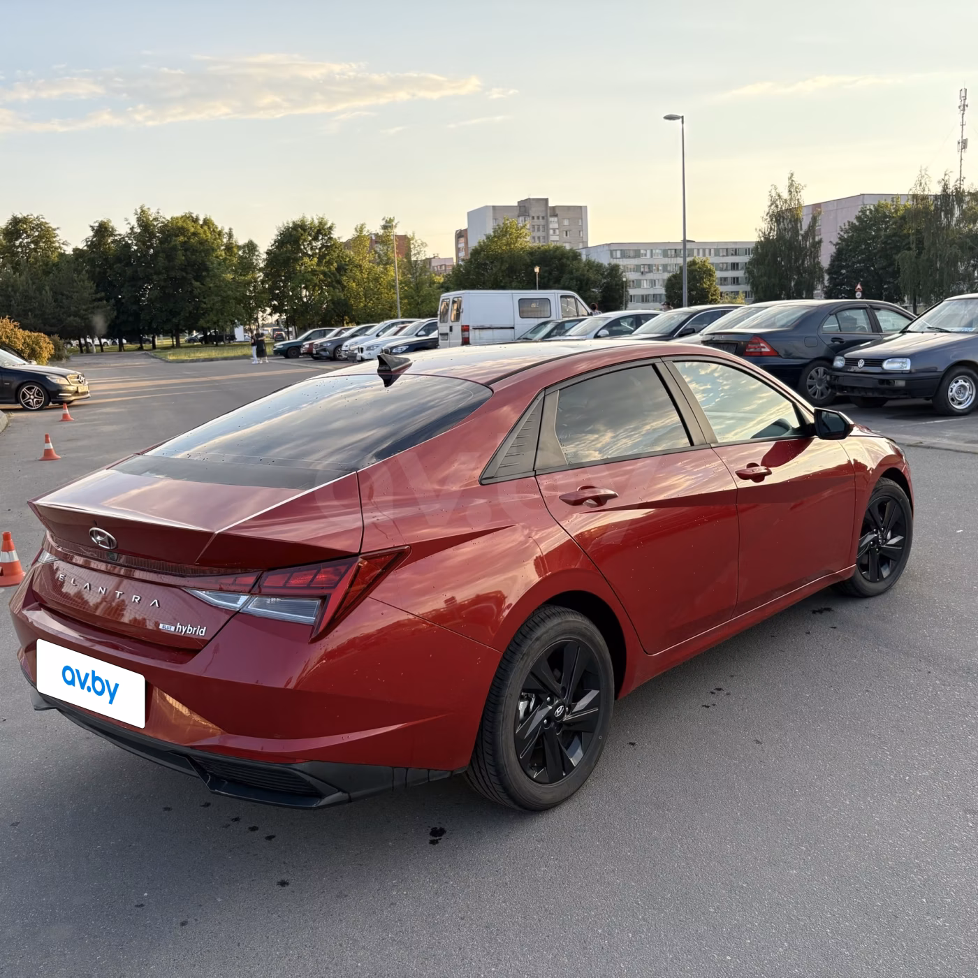 Hyundai Elantra фото 4
