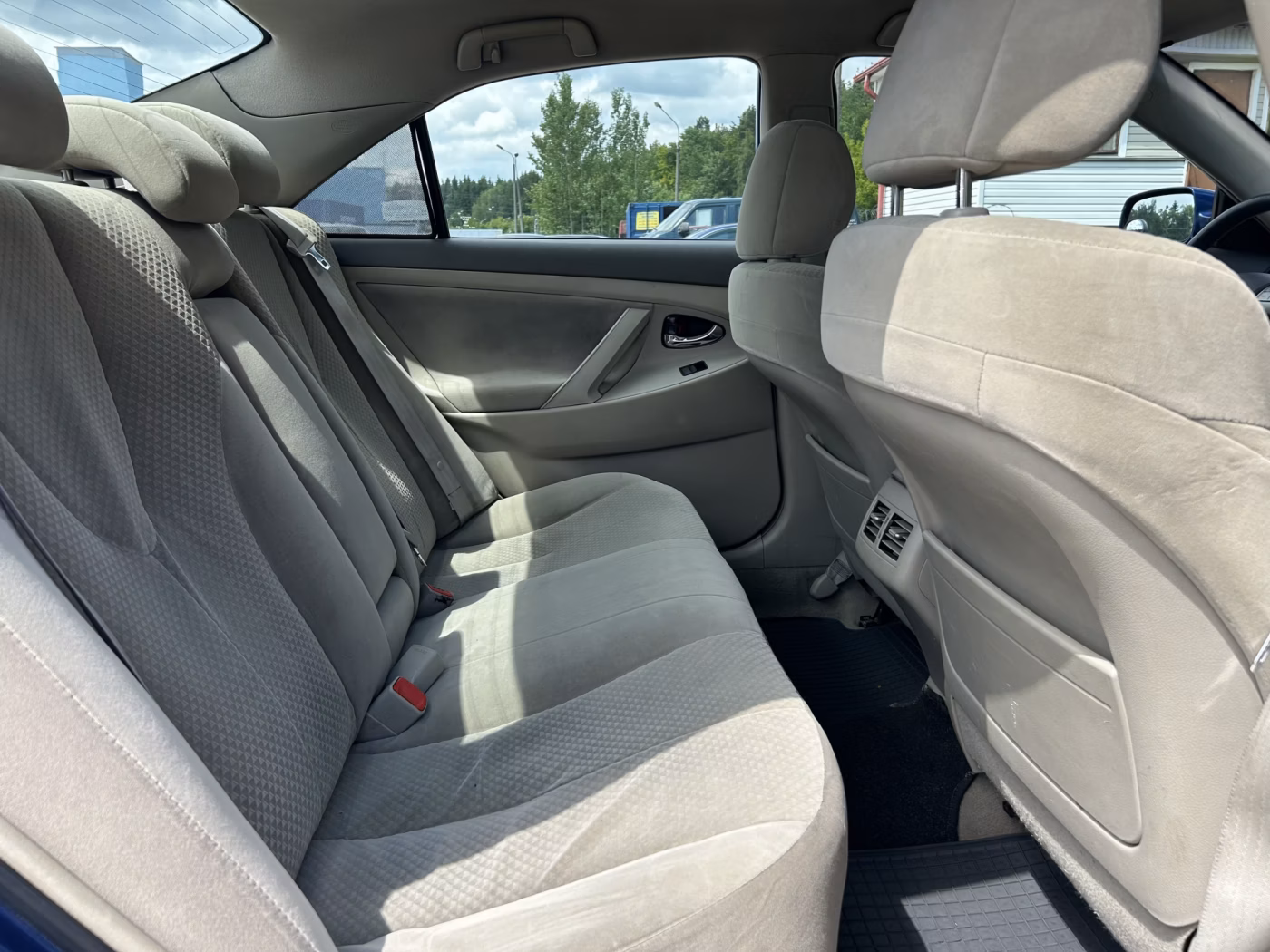 Toyota Camry фото 12