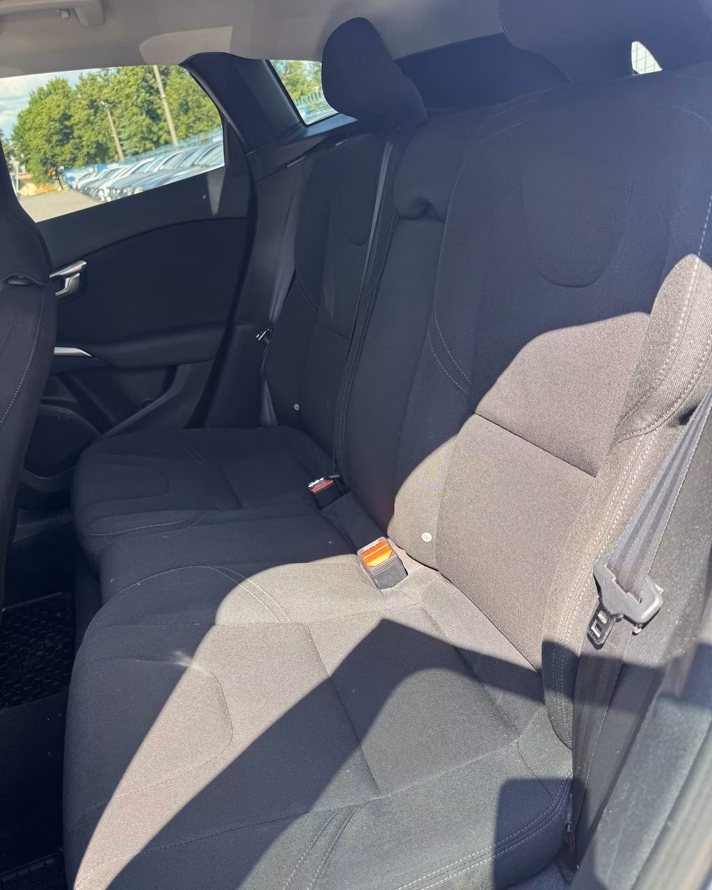 Volvo V40 фото 11