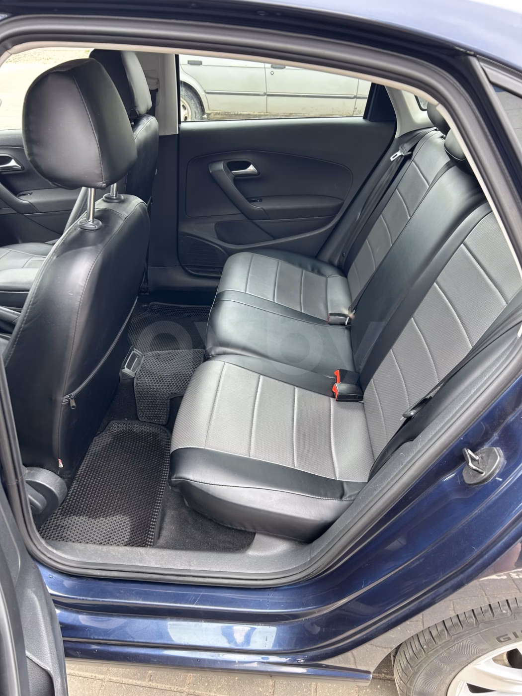 Volkswagen Polo Sedan фото 23