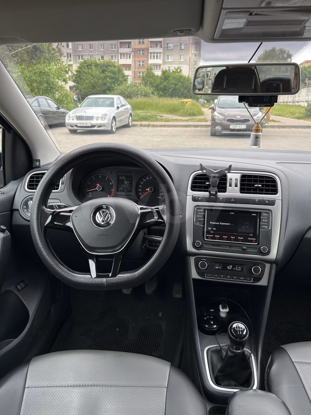 Volkswagen Polo Sedan фото 20