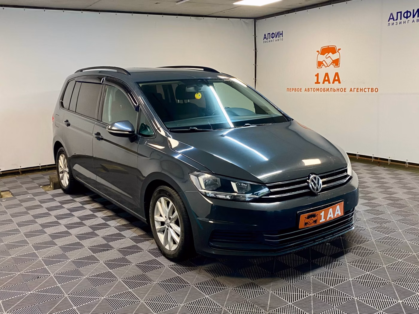 Volkswagen Touran фото 2