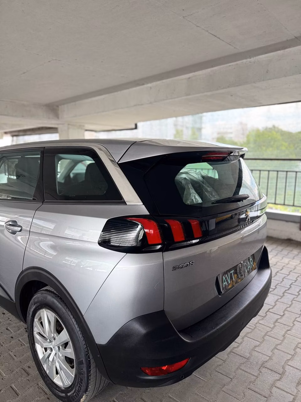 Peugeot 5008 фото 8