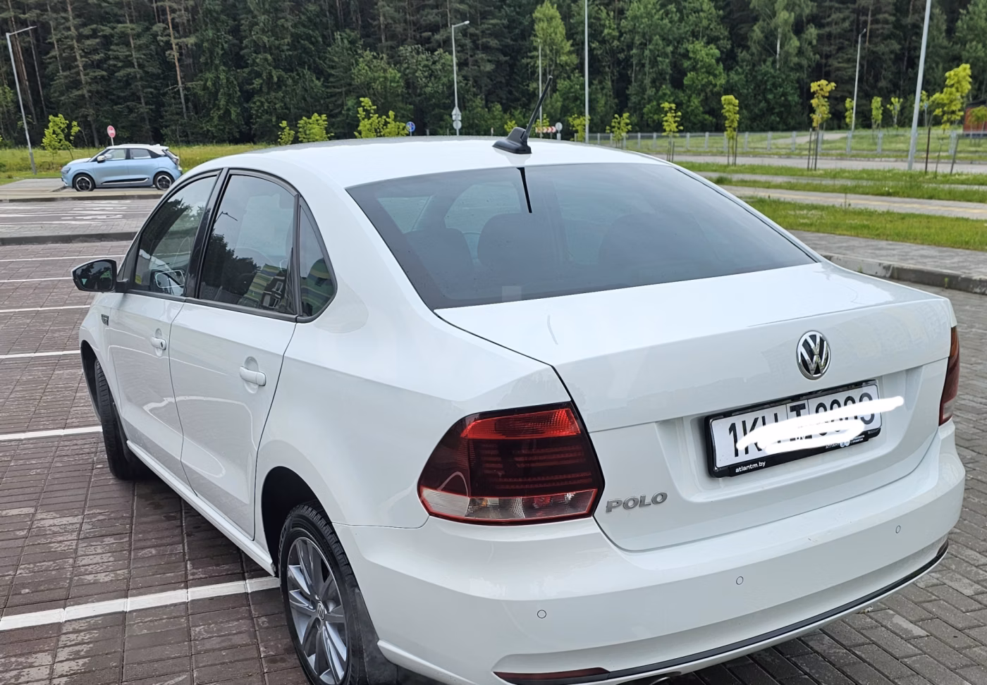 Volkswagen Polo Sedan фото 5
