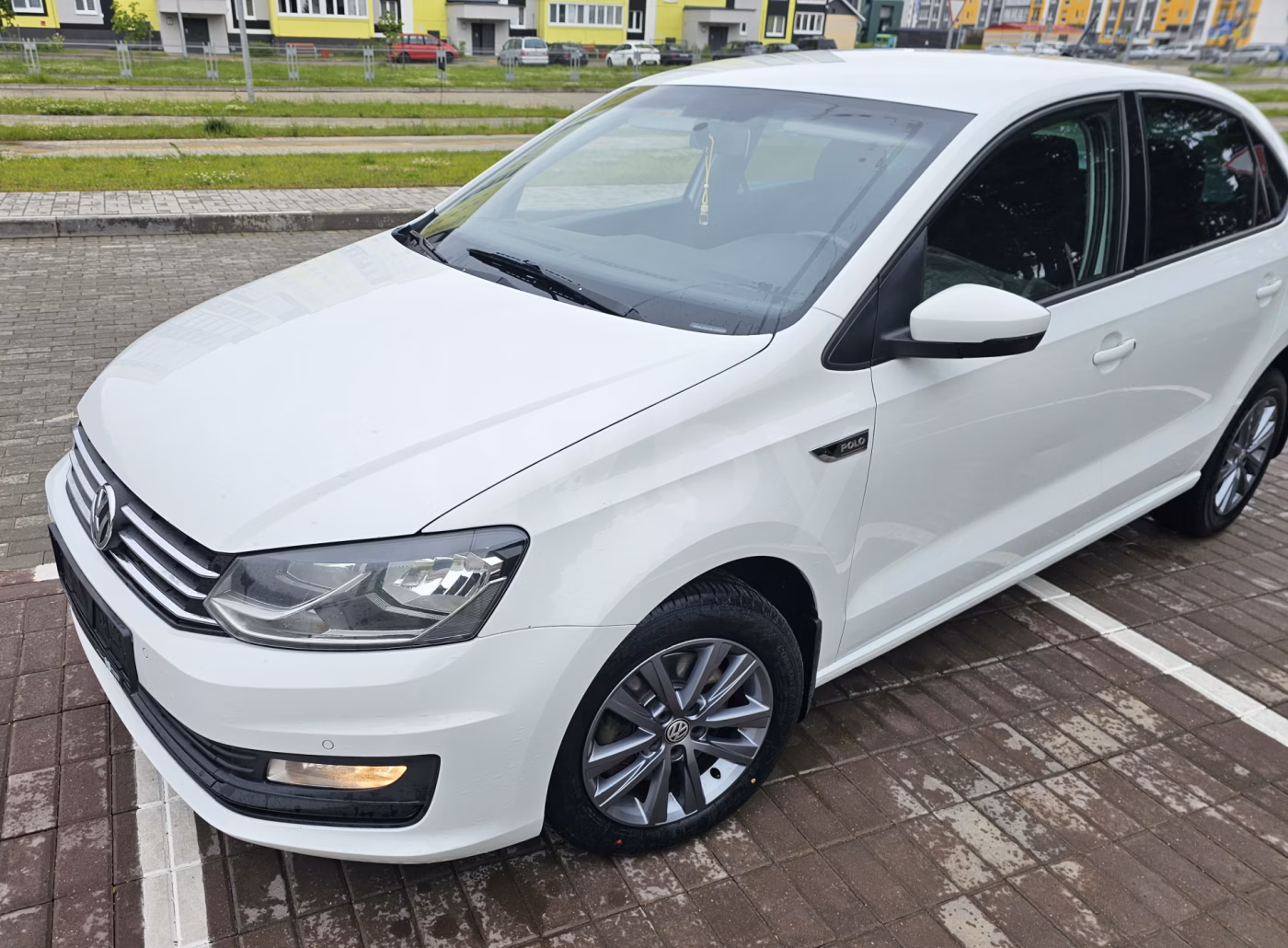 Volkswagen Polo Sedan