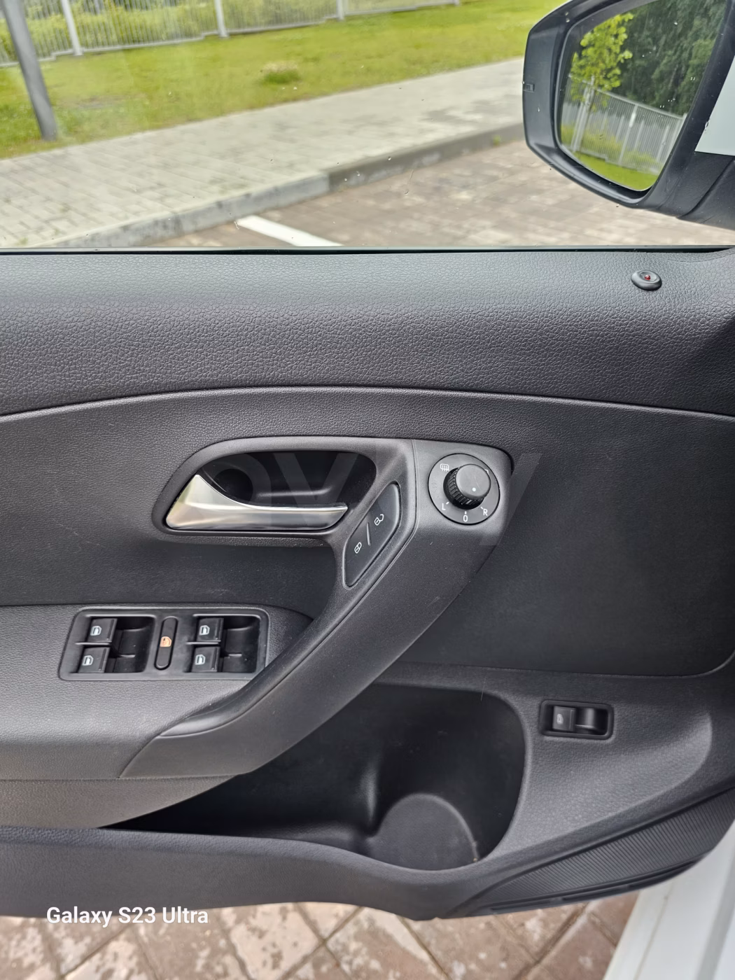 Volkswagen Polo Sedan фото 16