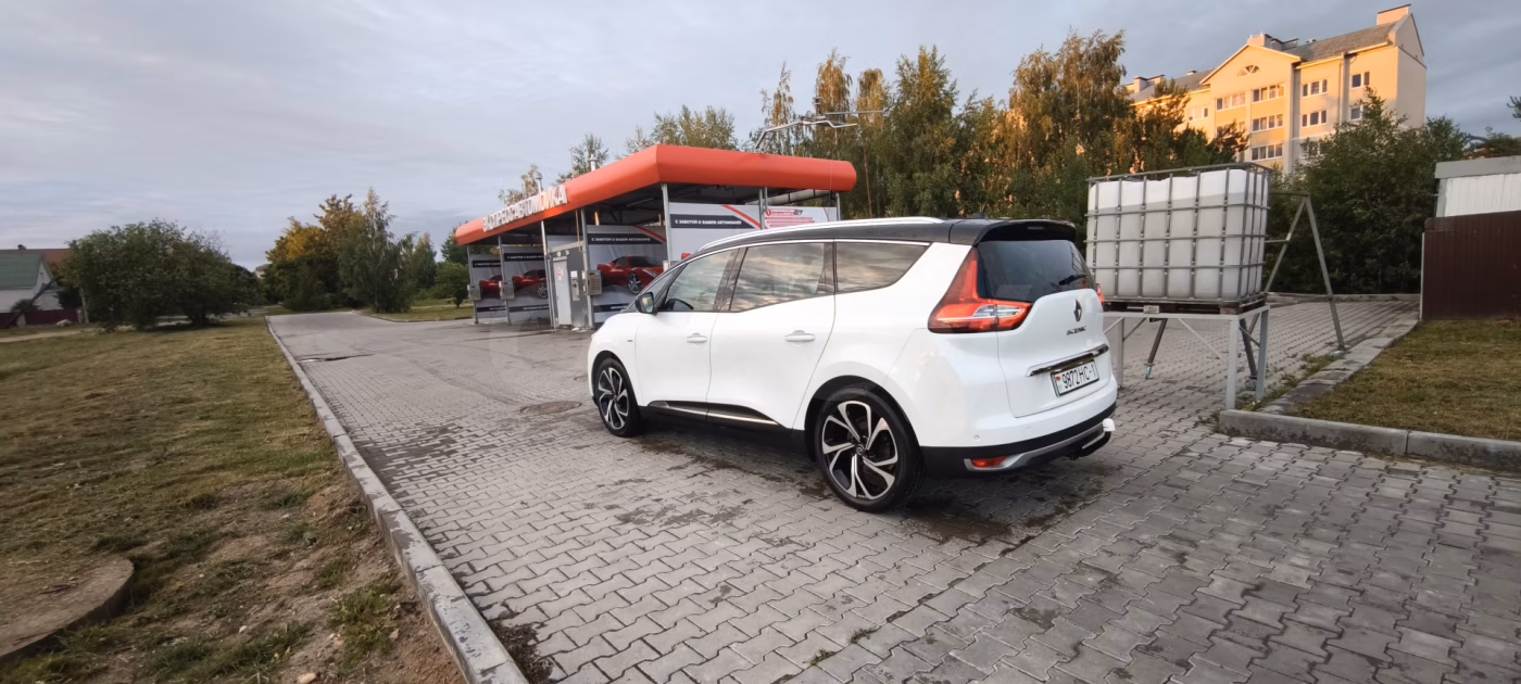 Renault Grand Scenic фото 18