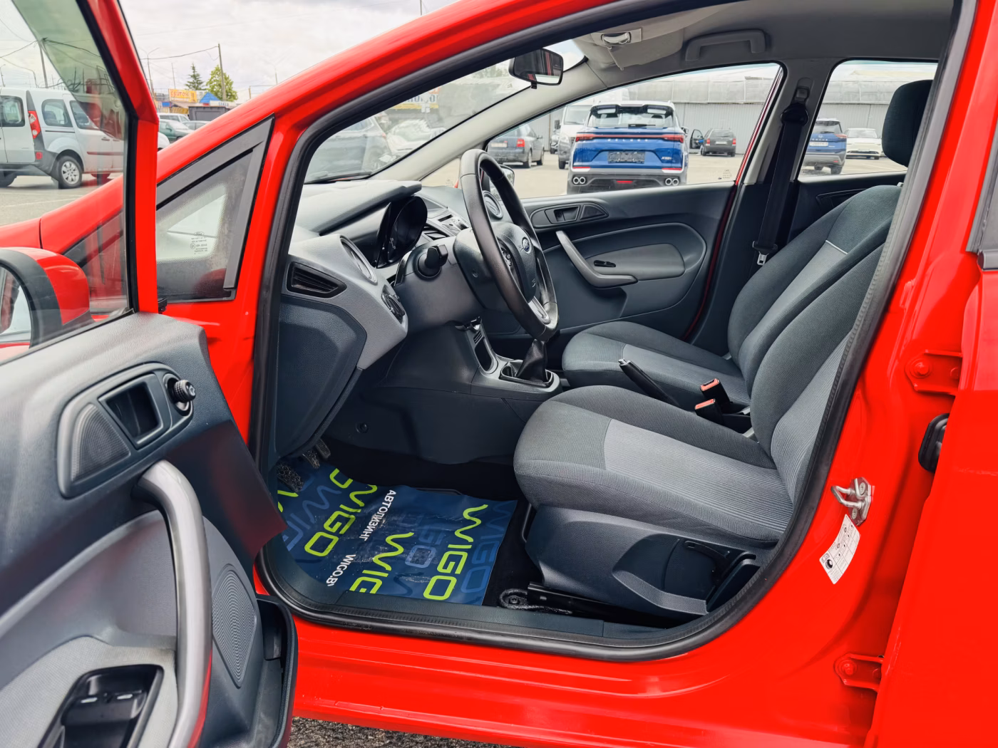 Ford Fiesta фото 5
