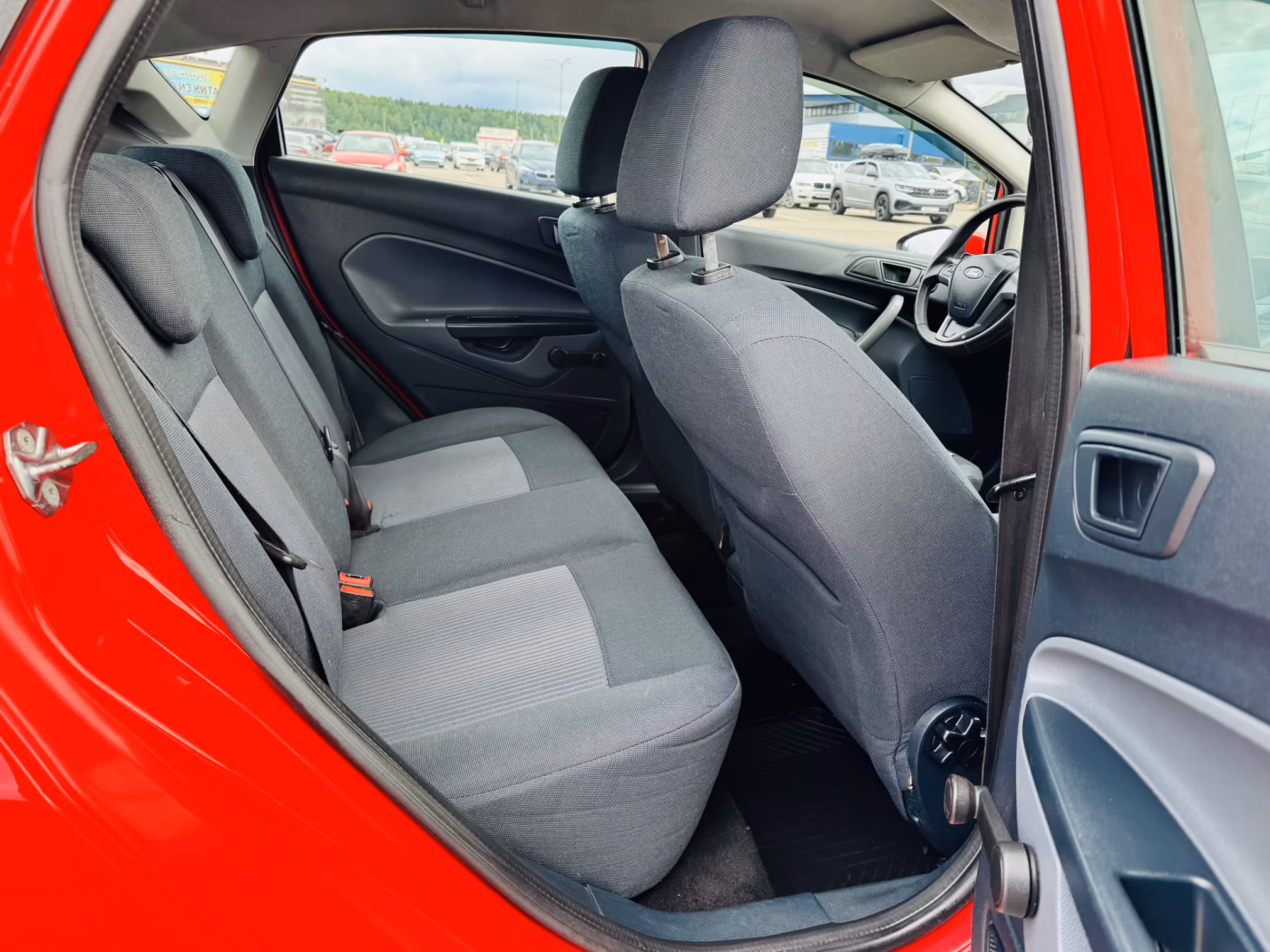 Ford Fiesta фото 7