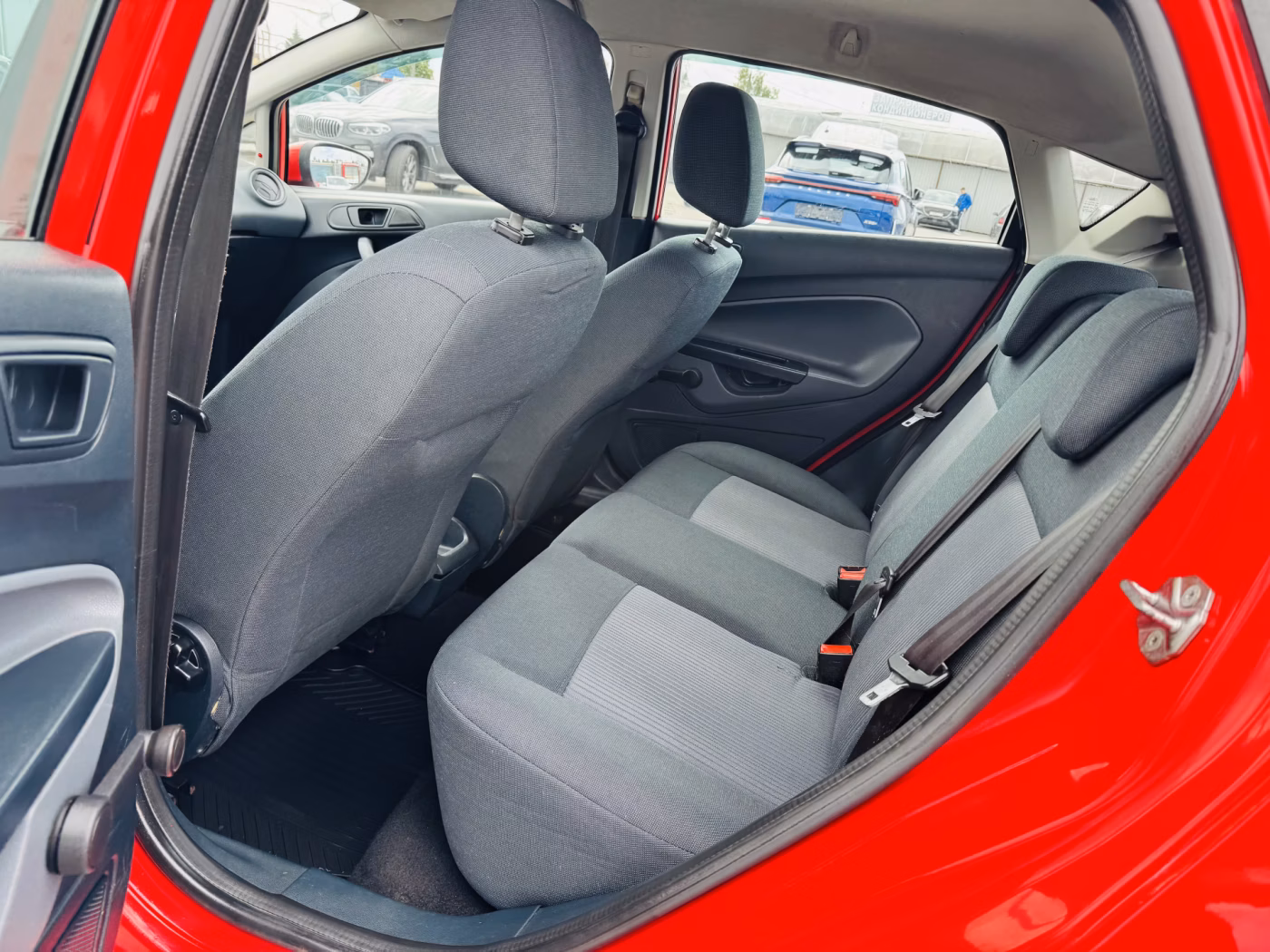Ford Fiesta фото 6