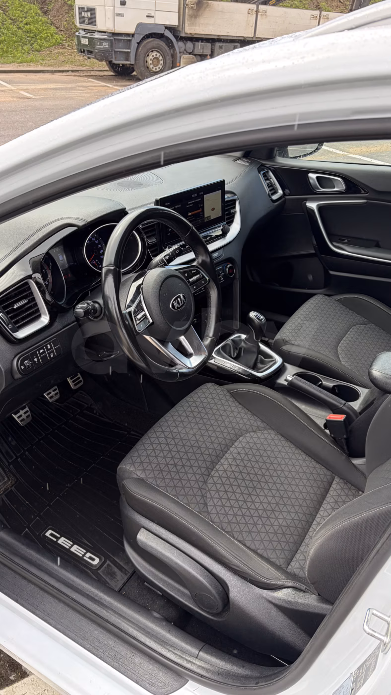 Kia Cee'd фото 9