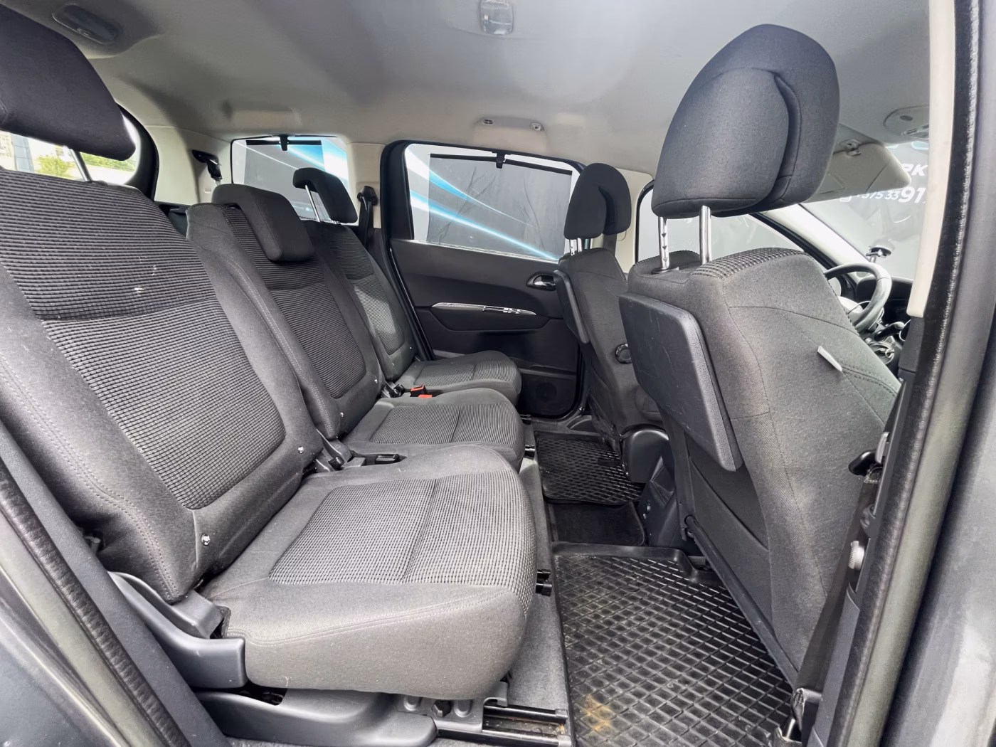 Peugeot 5008 фото 11