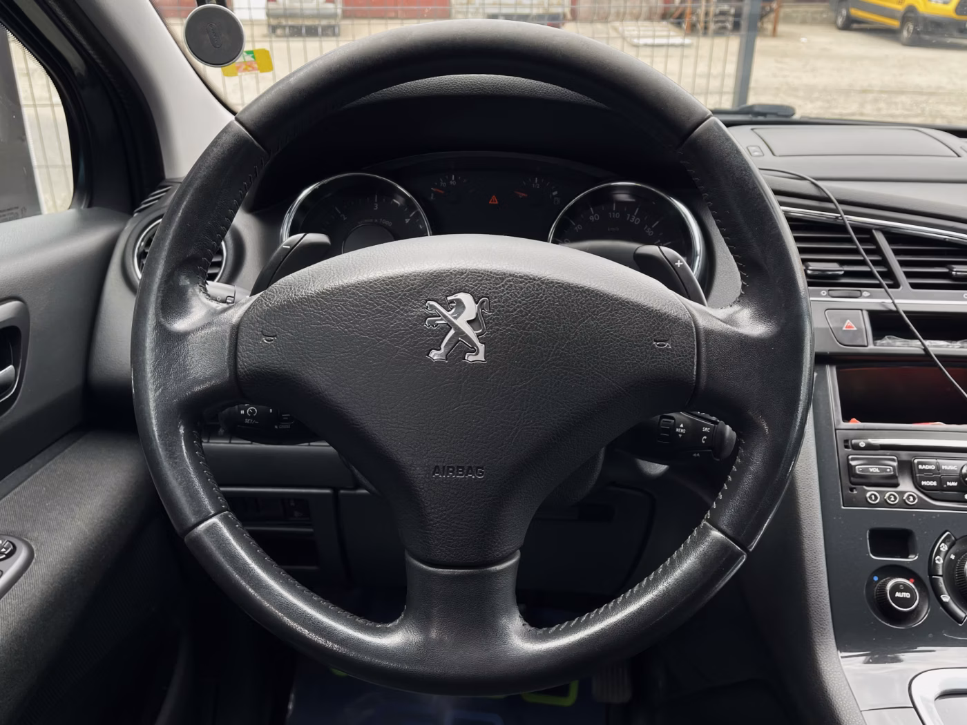 Peugeot 5008 фото 21