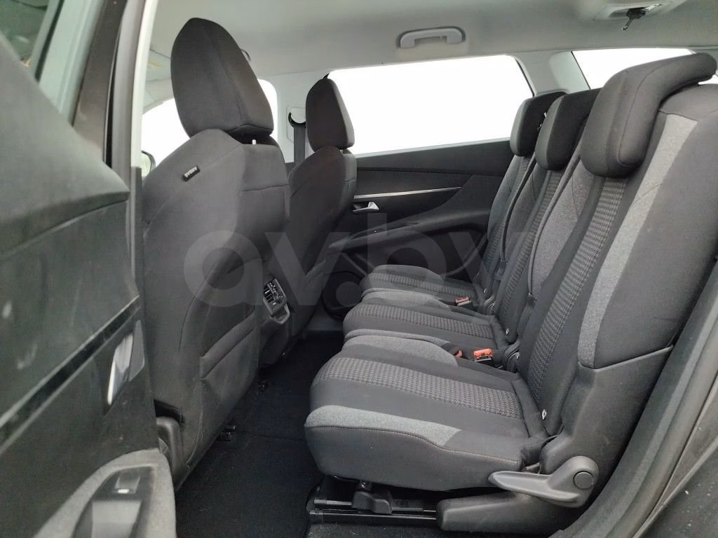 Peugeot 5008 фото 11