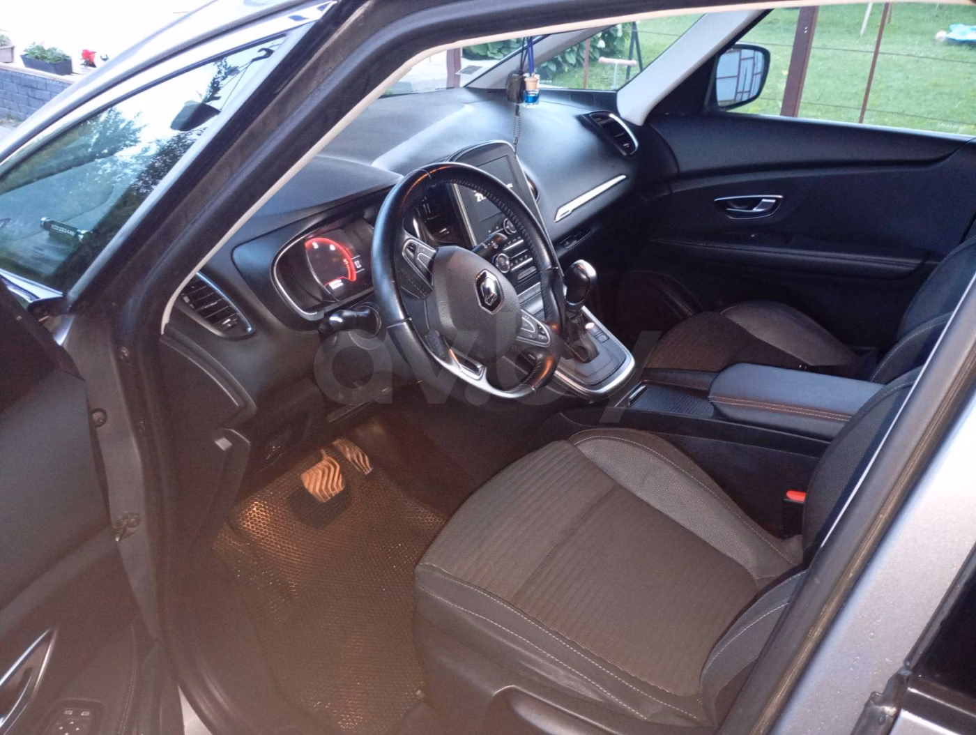 Renault Grand Scenic фото 7