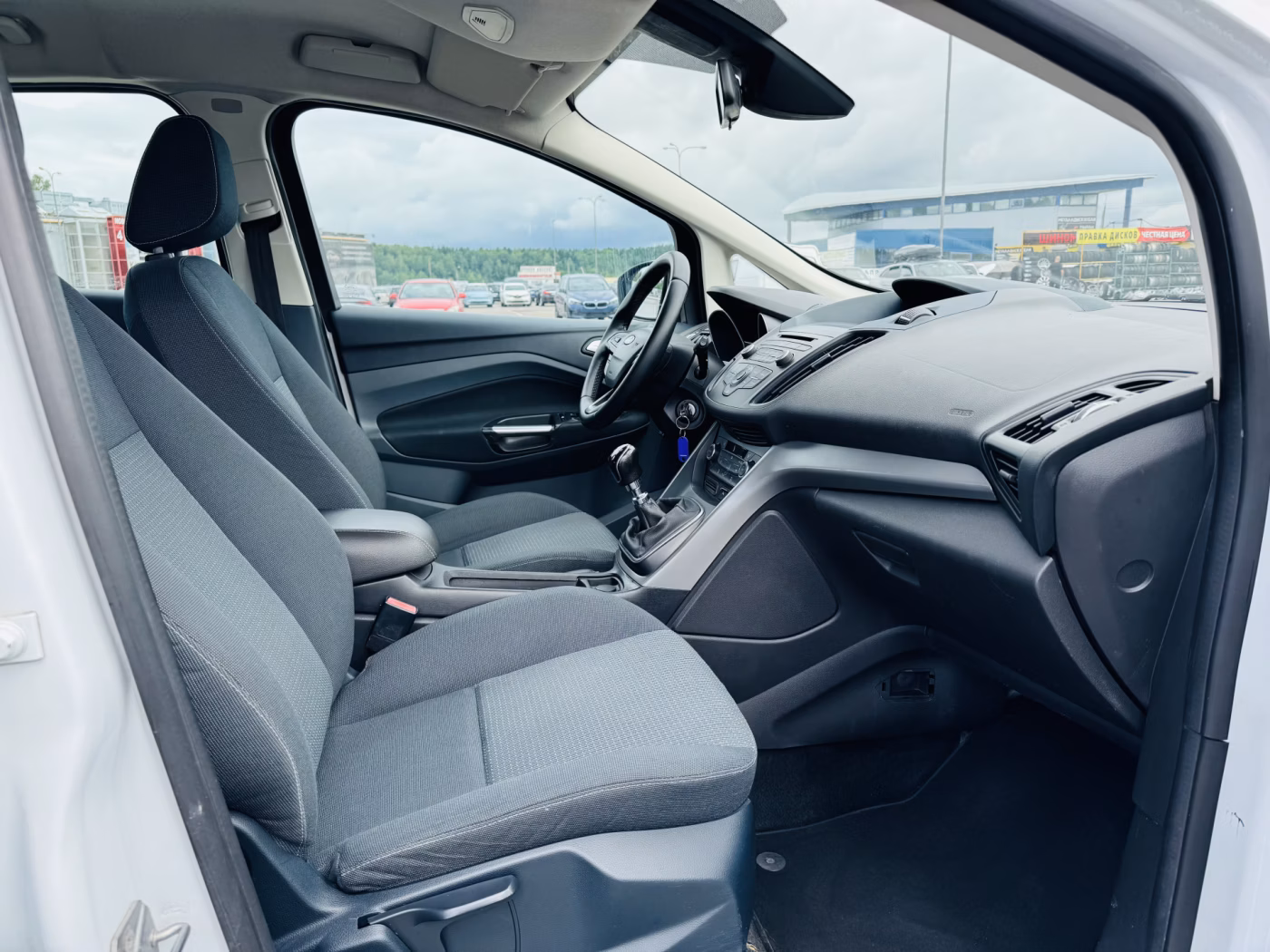 Ford C-MAX фото 9
