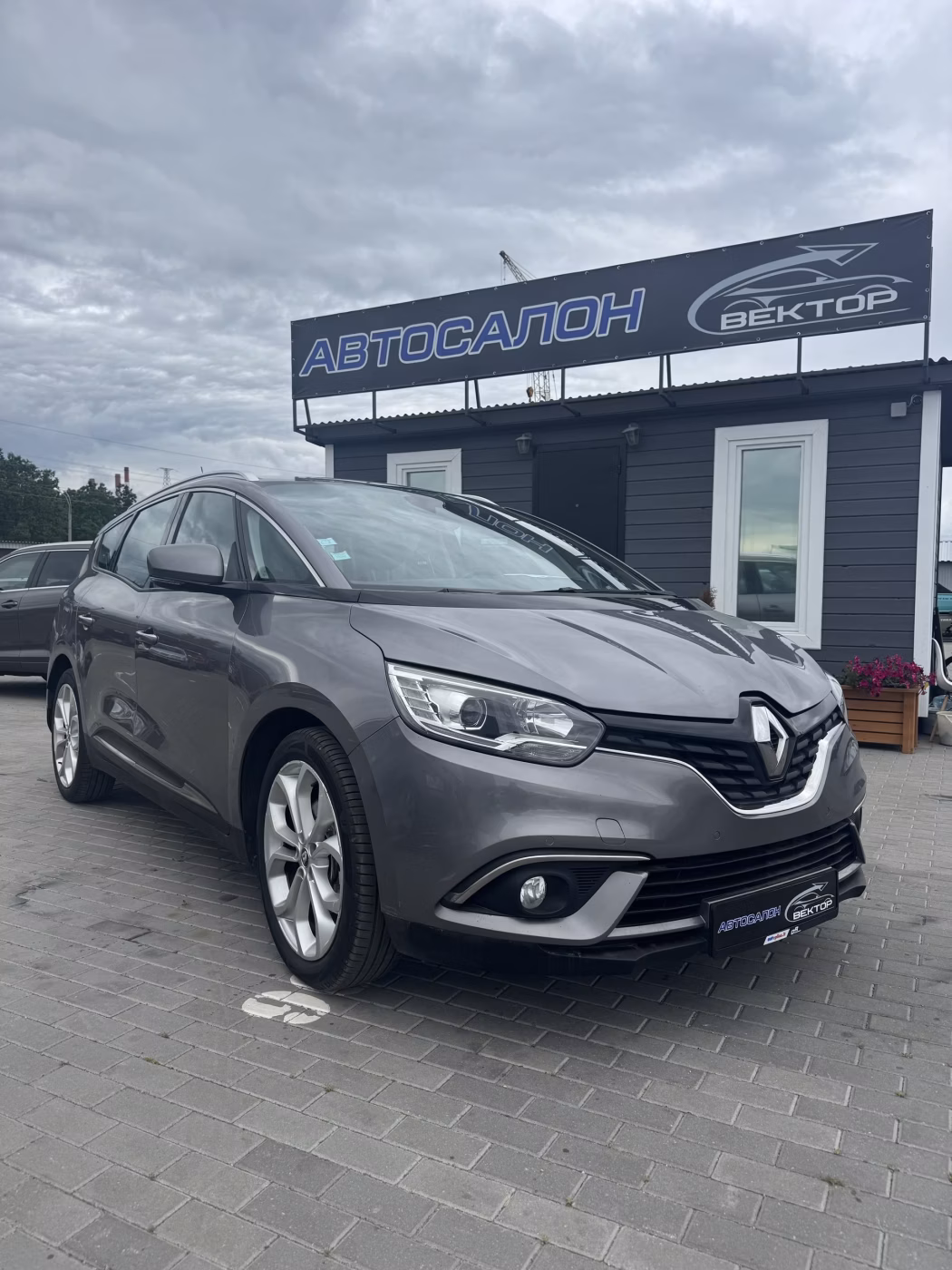 Renault Grand Scenic фото 12