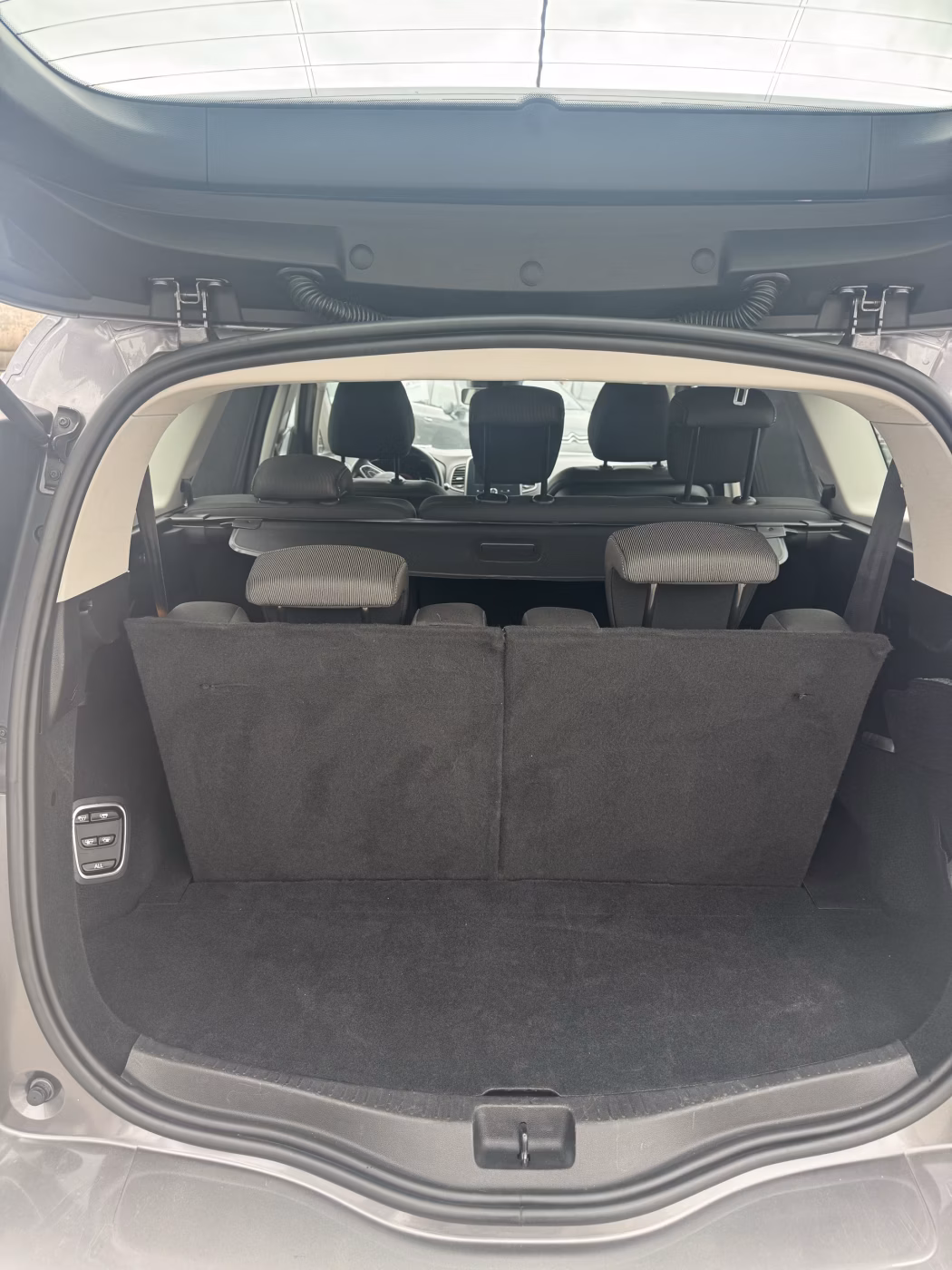 Renault Grand Scenic фото 15