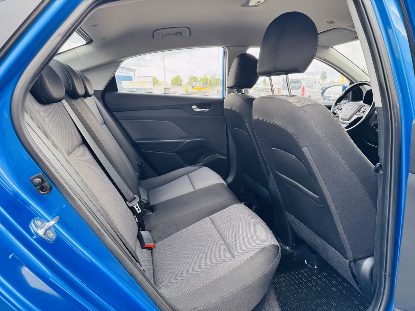 Hyundai Accent фото 8