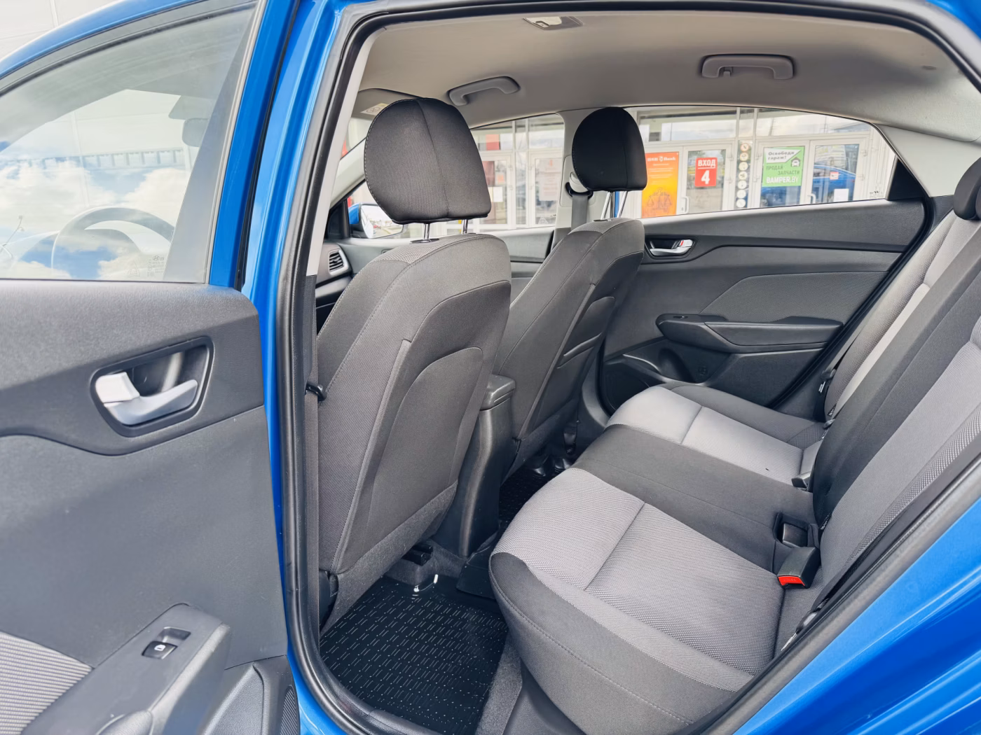 Hyundai Accent фото 7