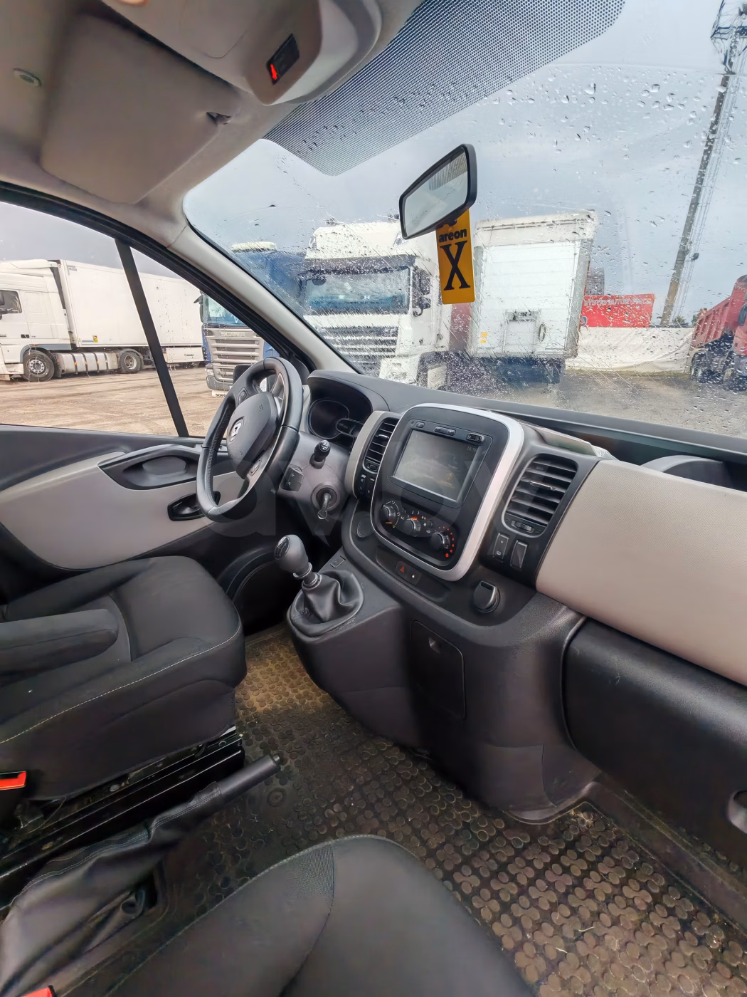 Renault Trafic фото 8