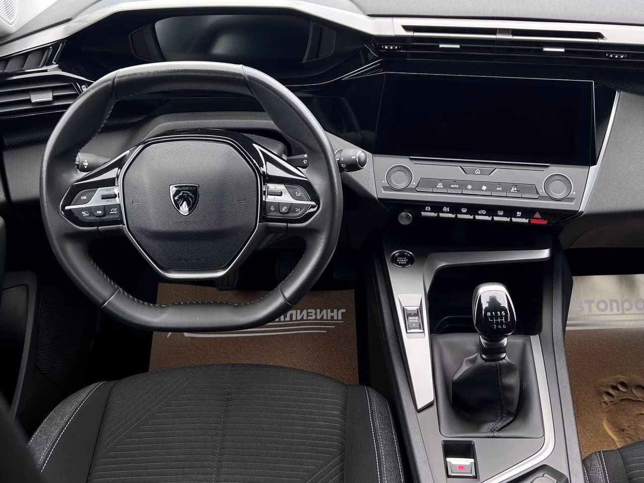 Peugeot 308 фото 14