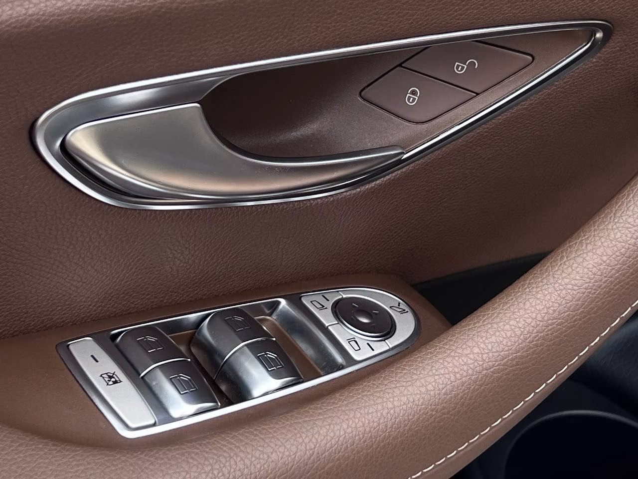 Mercedes-Benz E-Класс фото 7