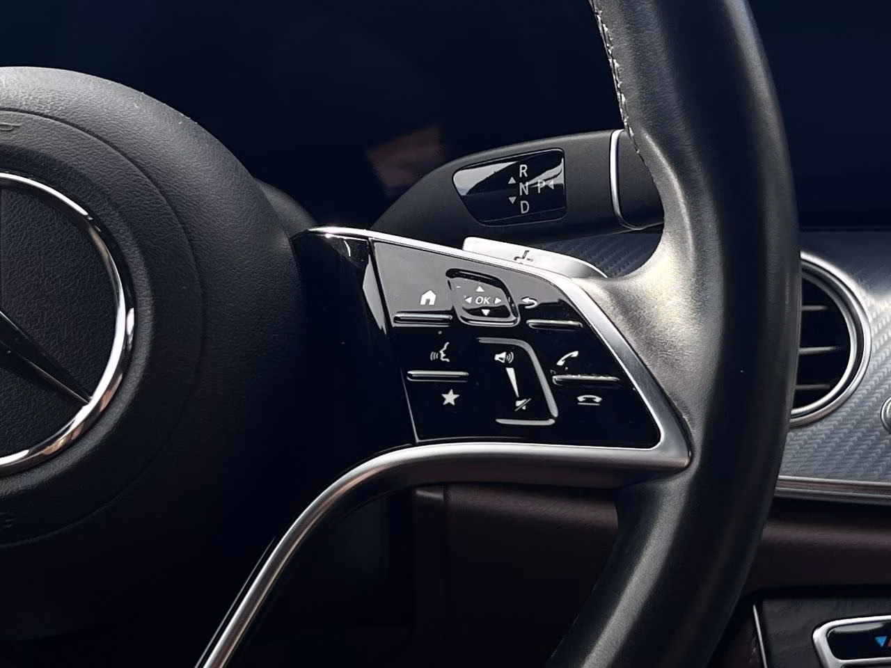 Mercedes-Benz E-Класс фото 24