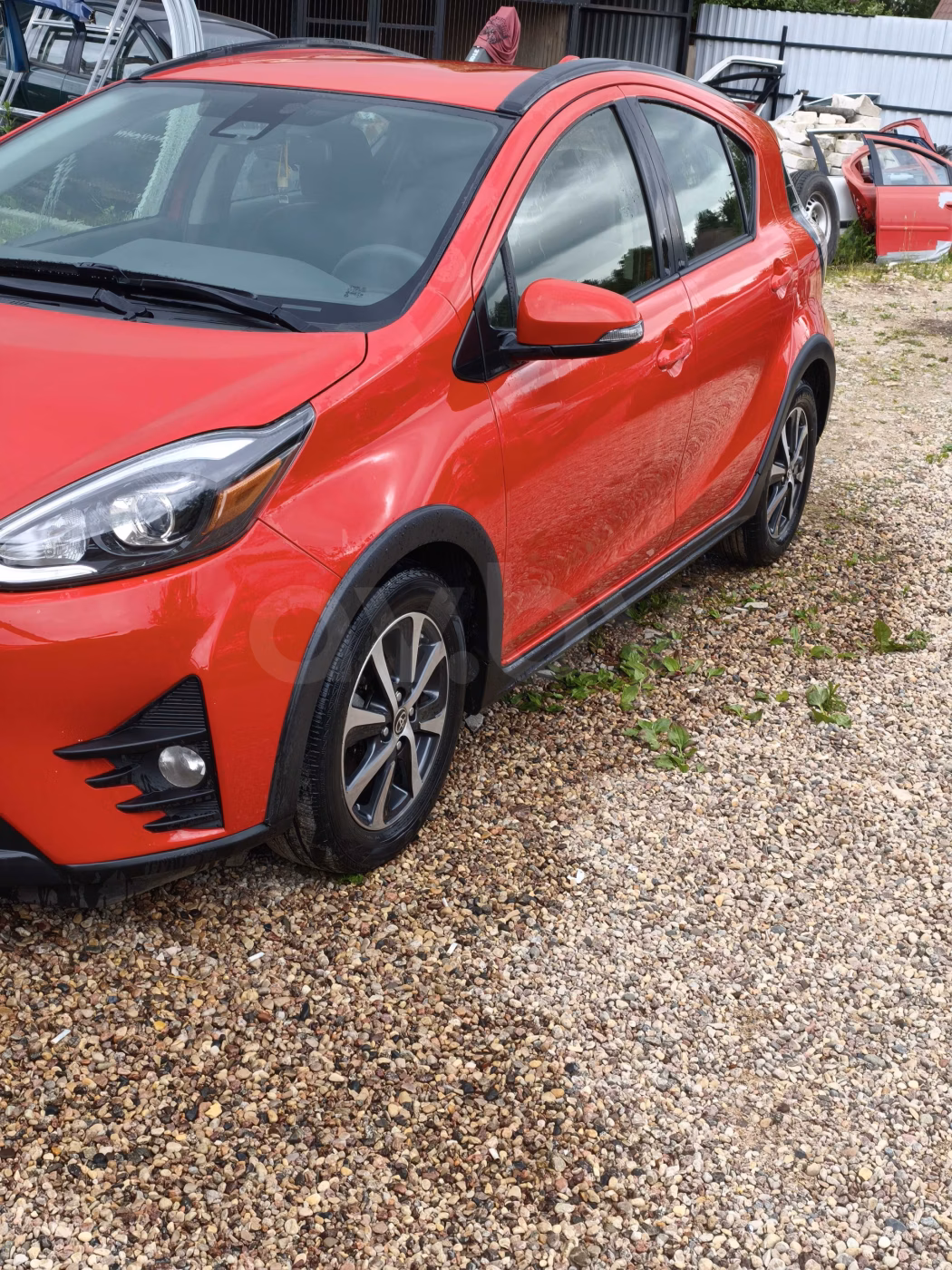 Toyota Prius C фото 2