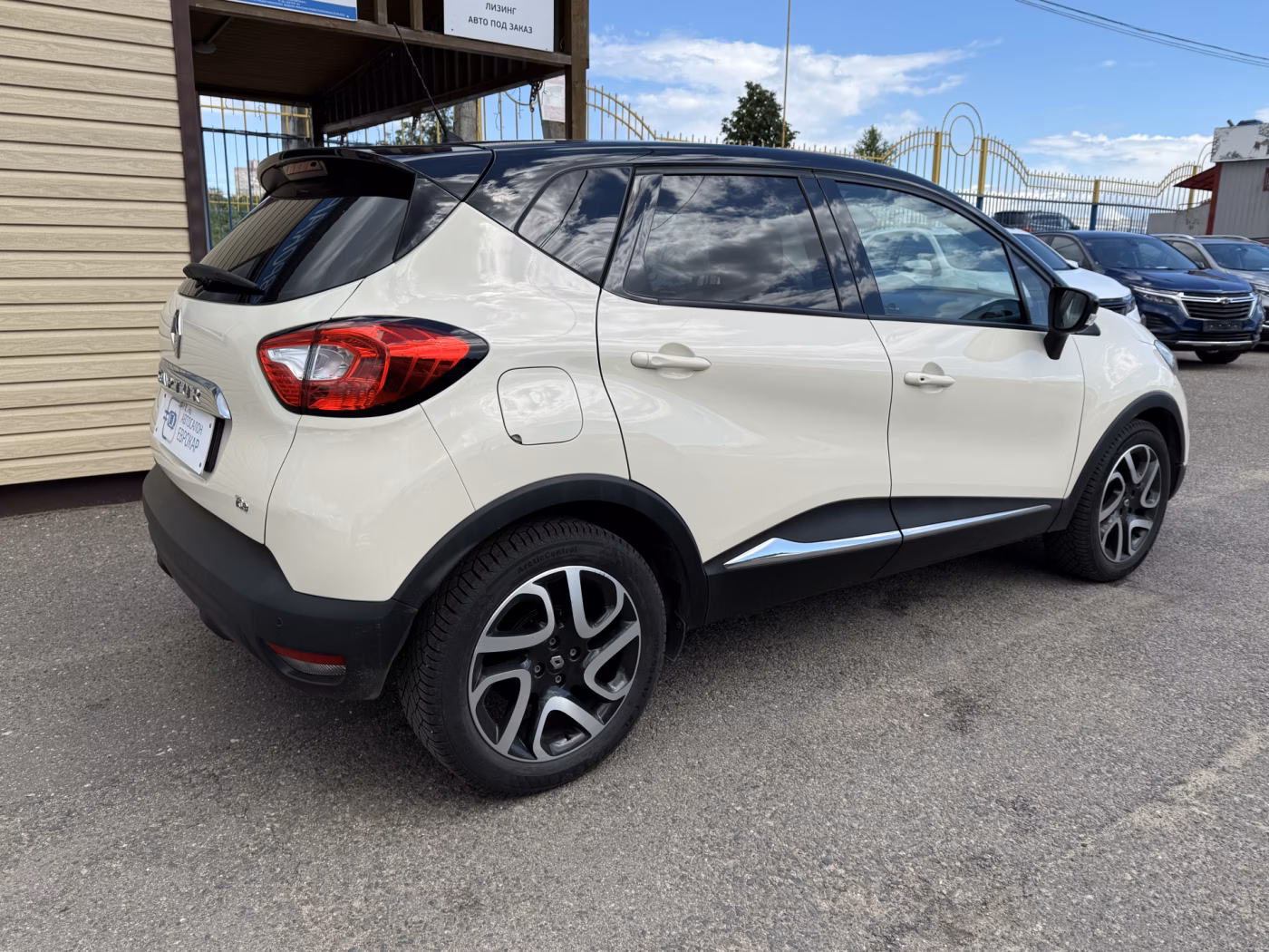 Renault Captur фото 5