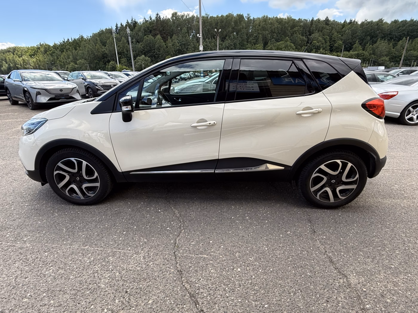 Renault Captur фото 8