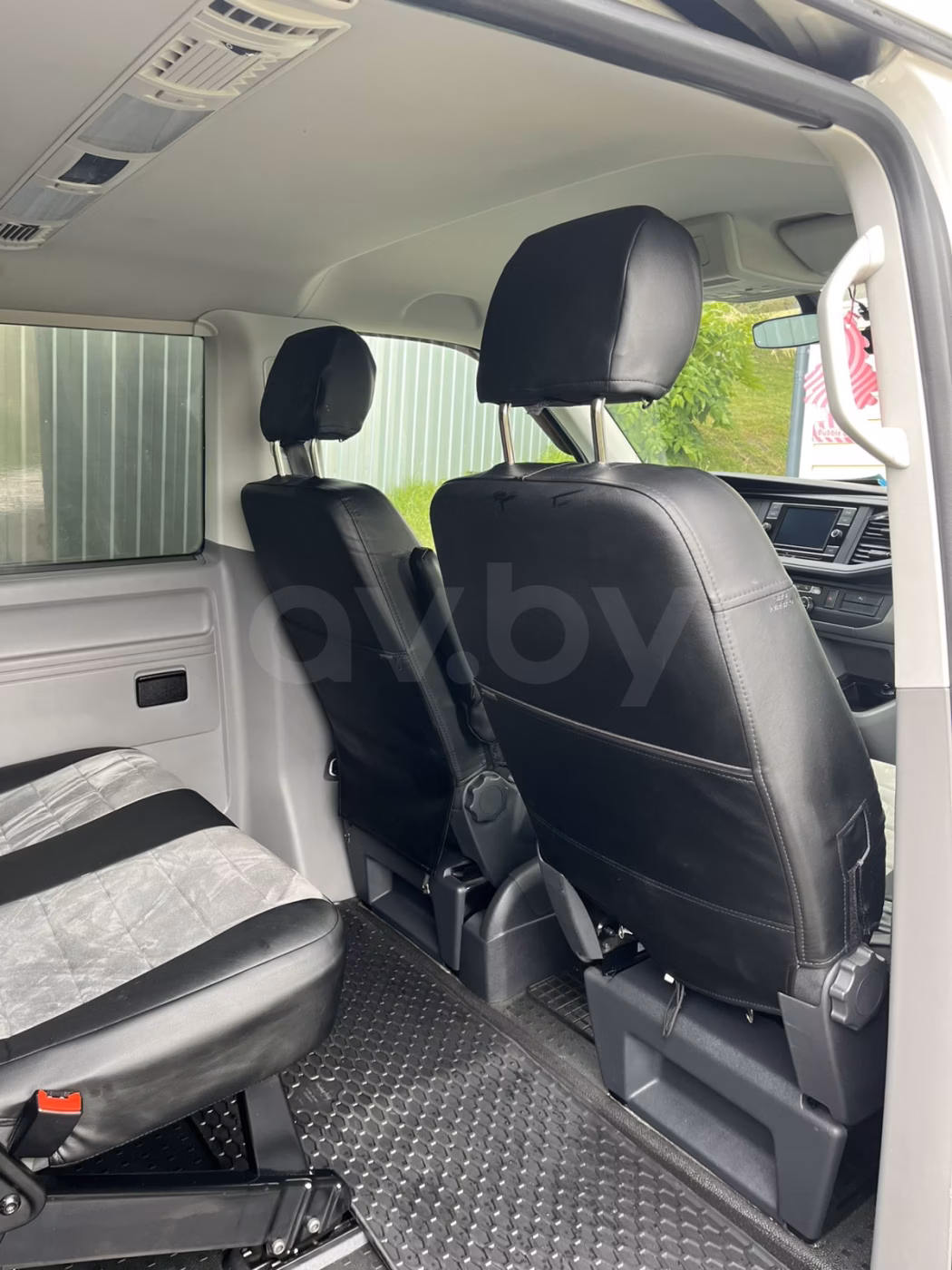 Volkswagen Caravelle фото 12