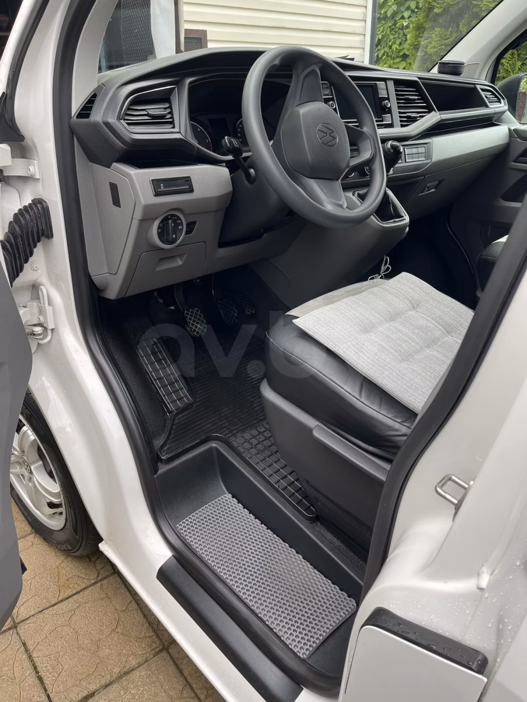 Volkswagen Caravelle фото 11