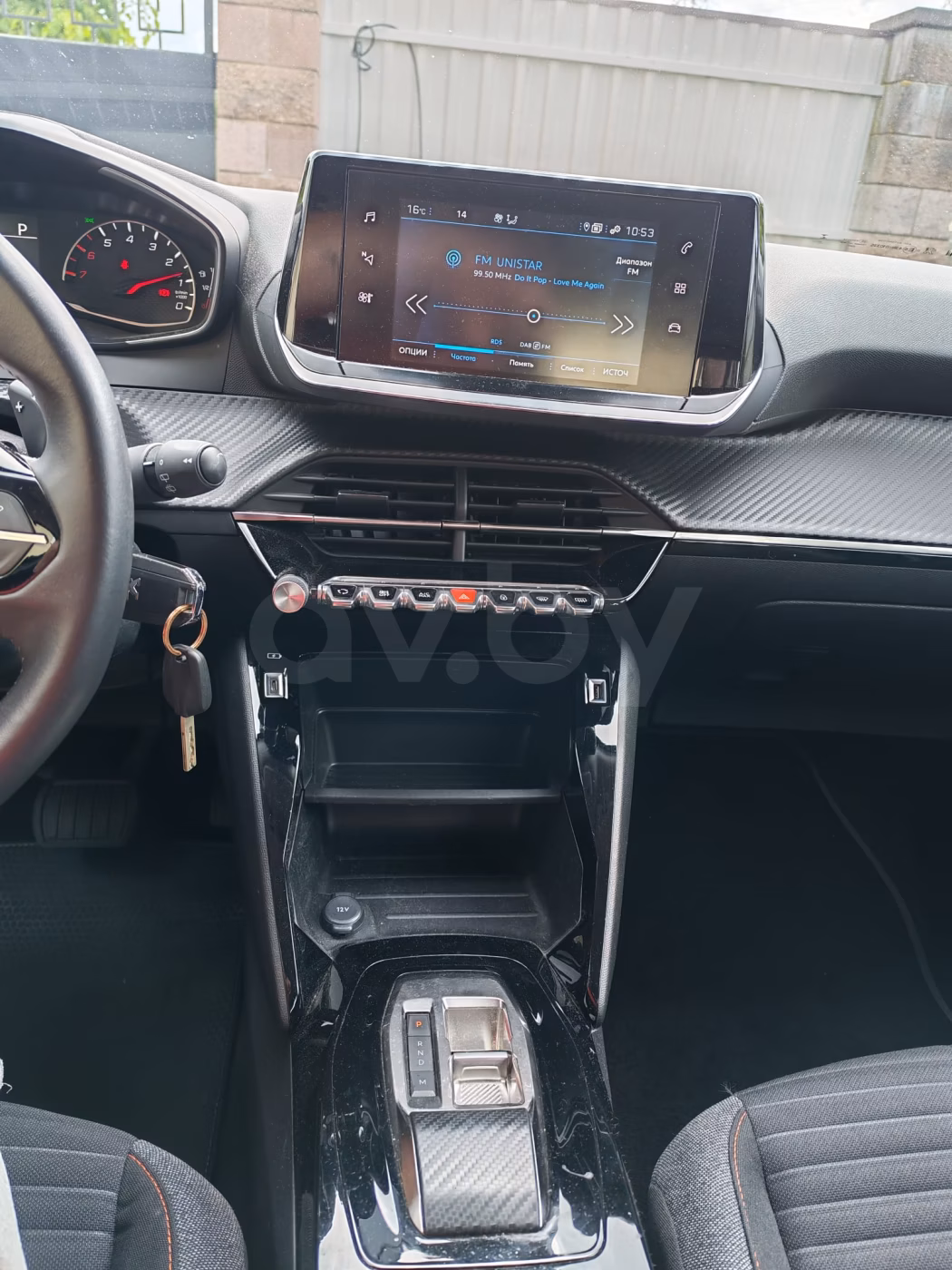 Peugeot 2008 фото 12