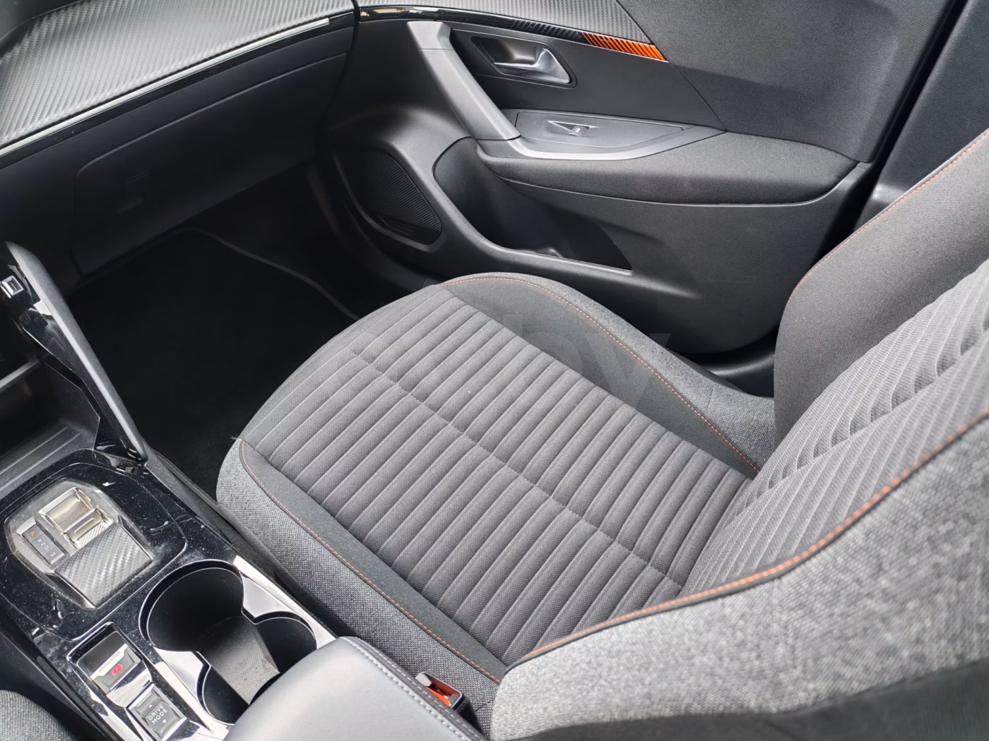 Peugeot 2008 фото 23