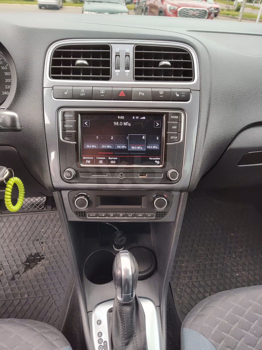 Volkswagen Polo Sedan фото 10