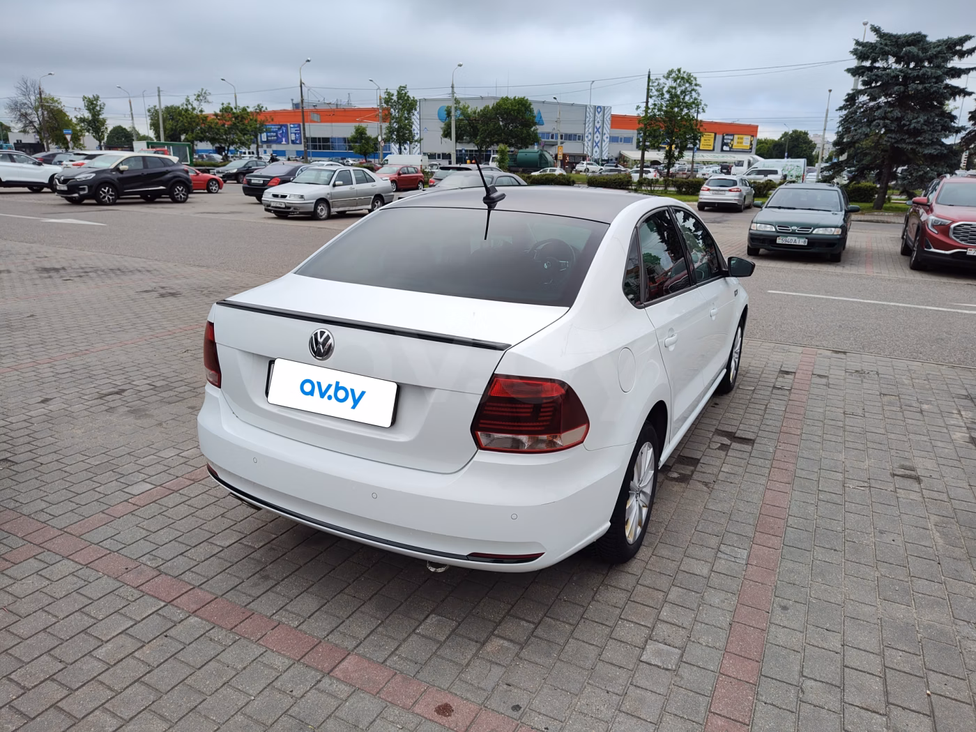 Volkswagen Polo Sedan фото 5