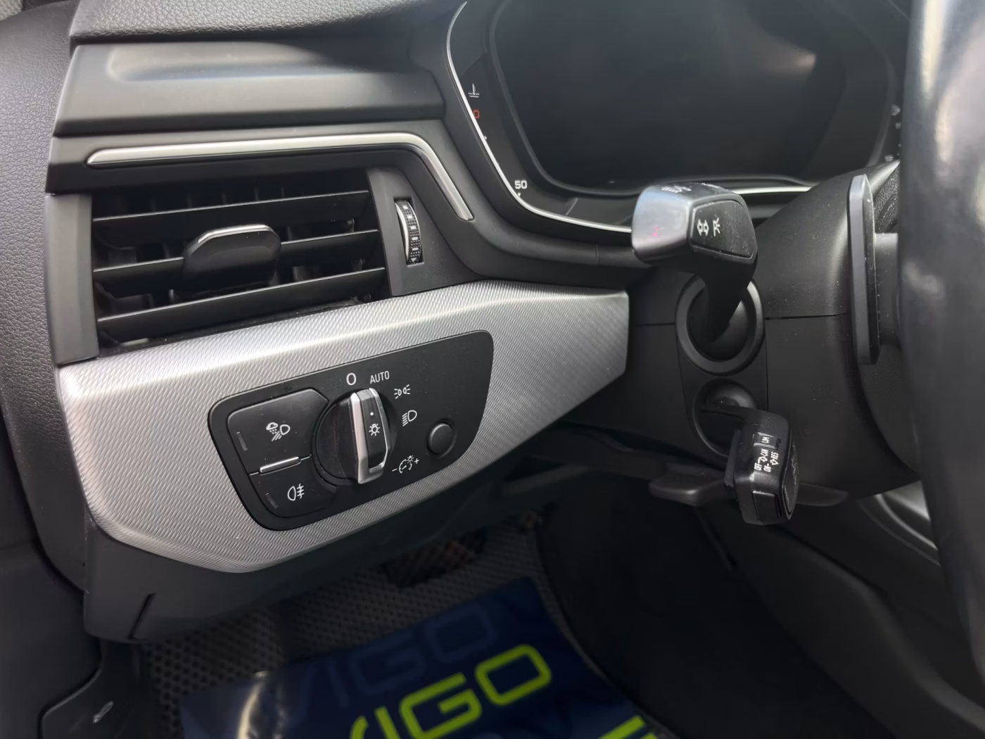 Audi A4 фото 8