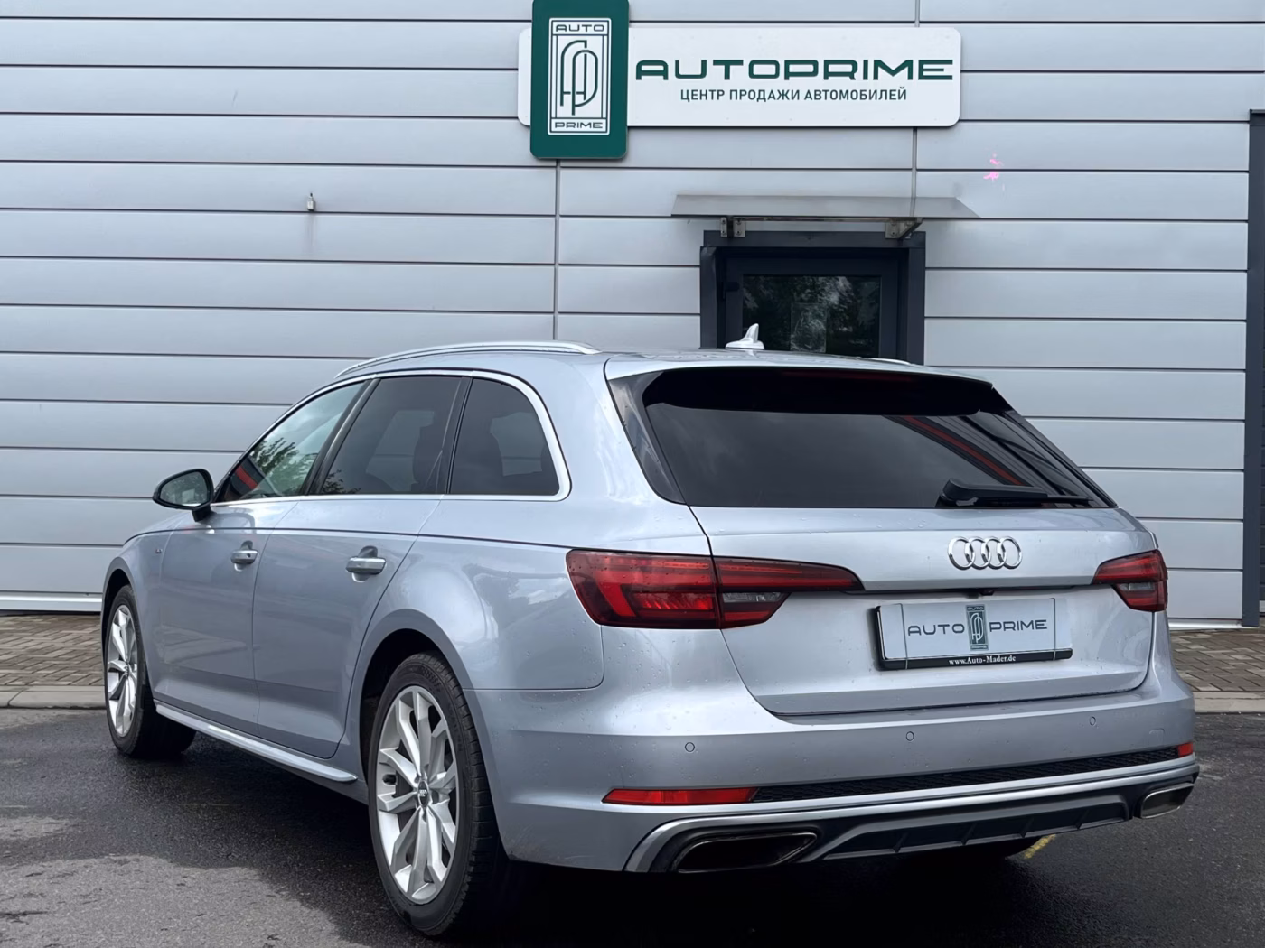 Audi A4 фото 4