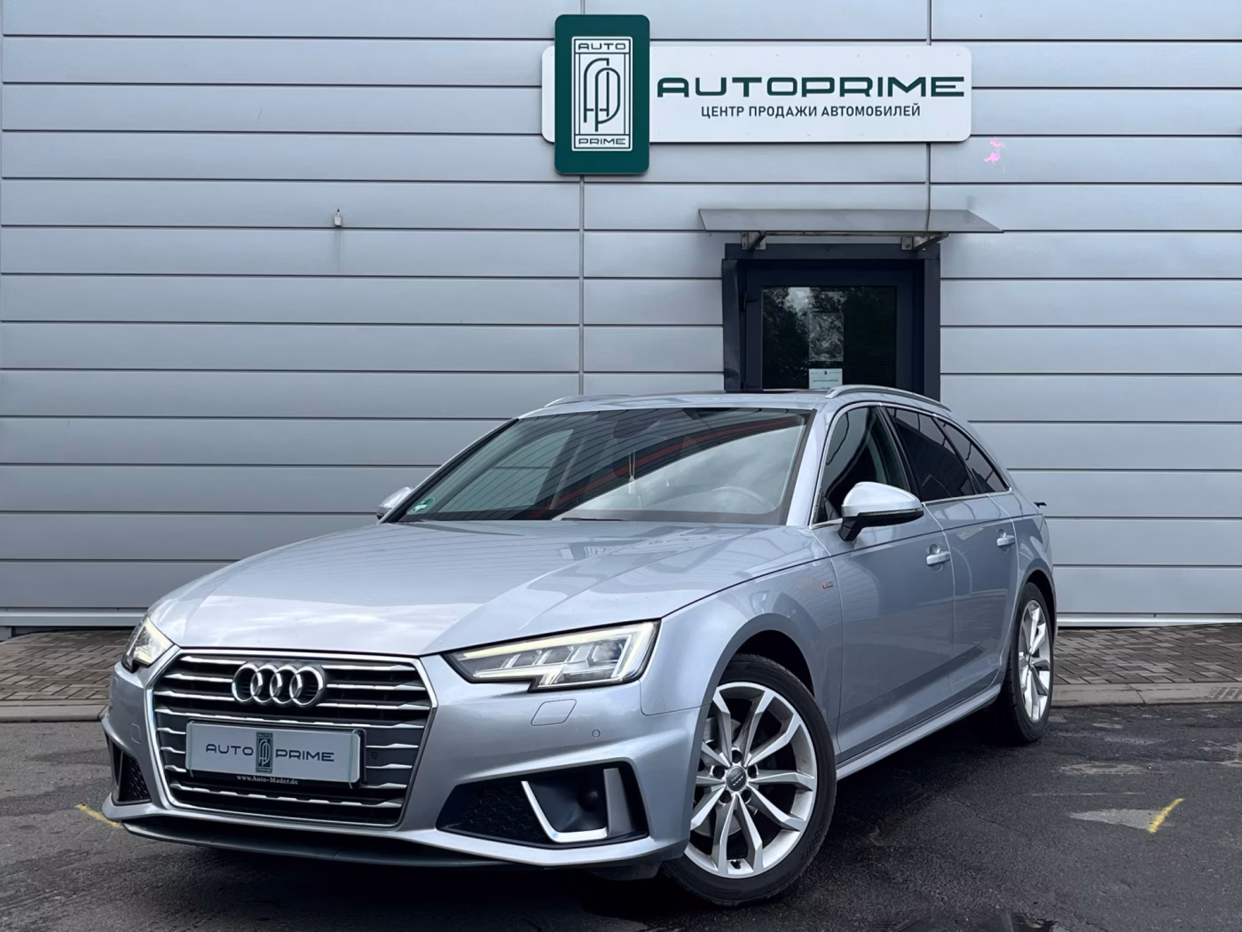 Audi A4 фото 2