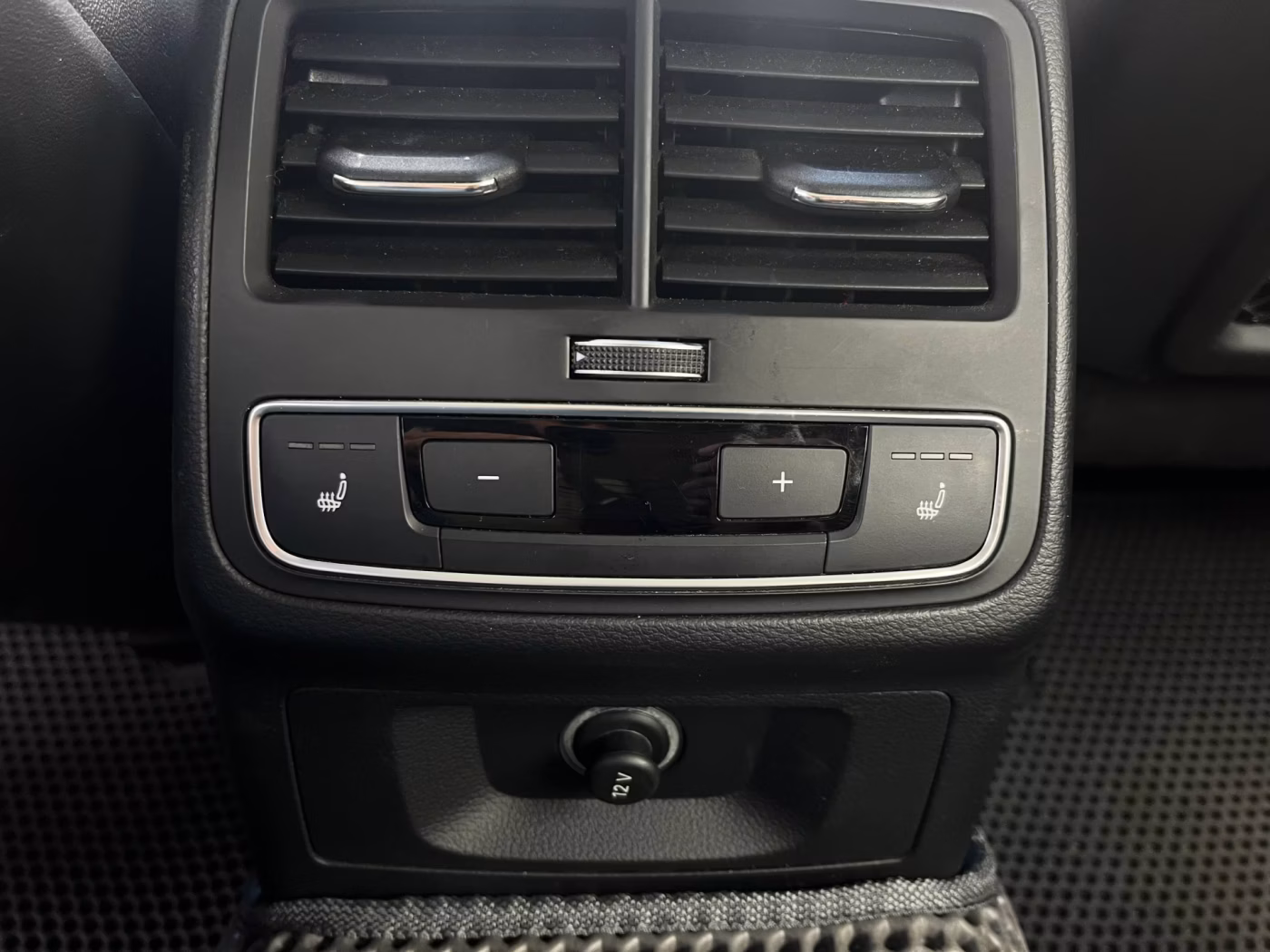 Audi A4 фото 19