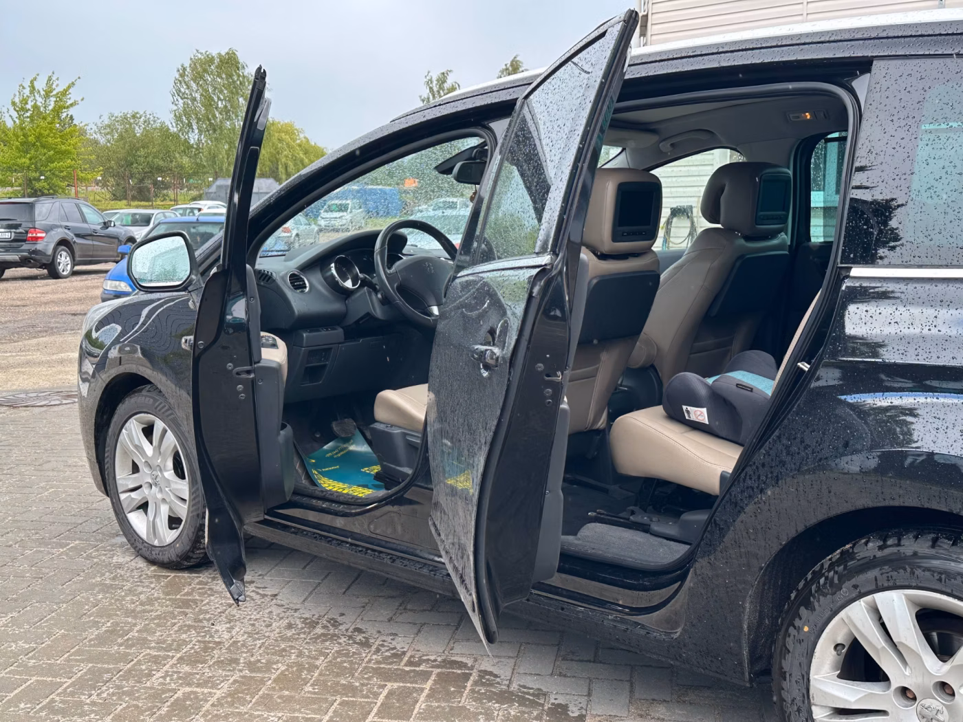 Peugeot 5008 фото 5